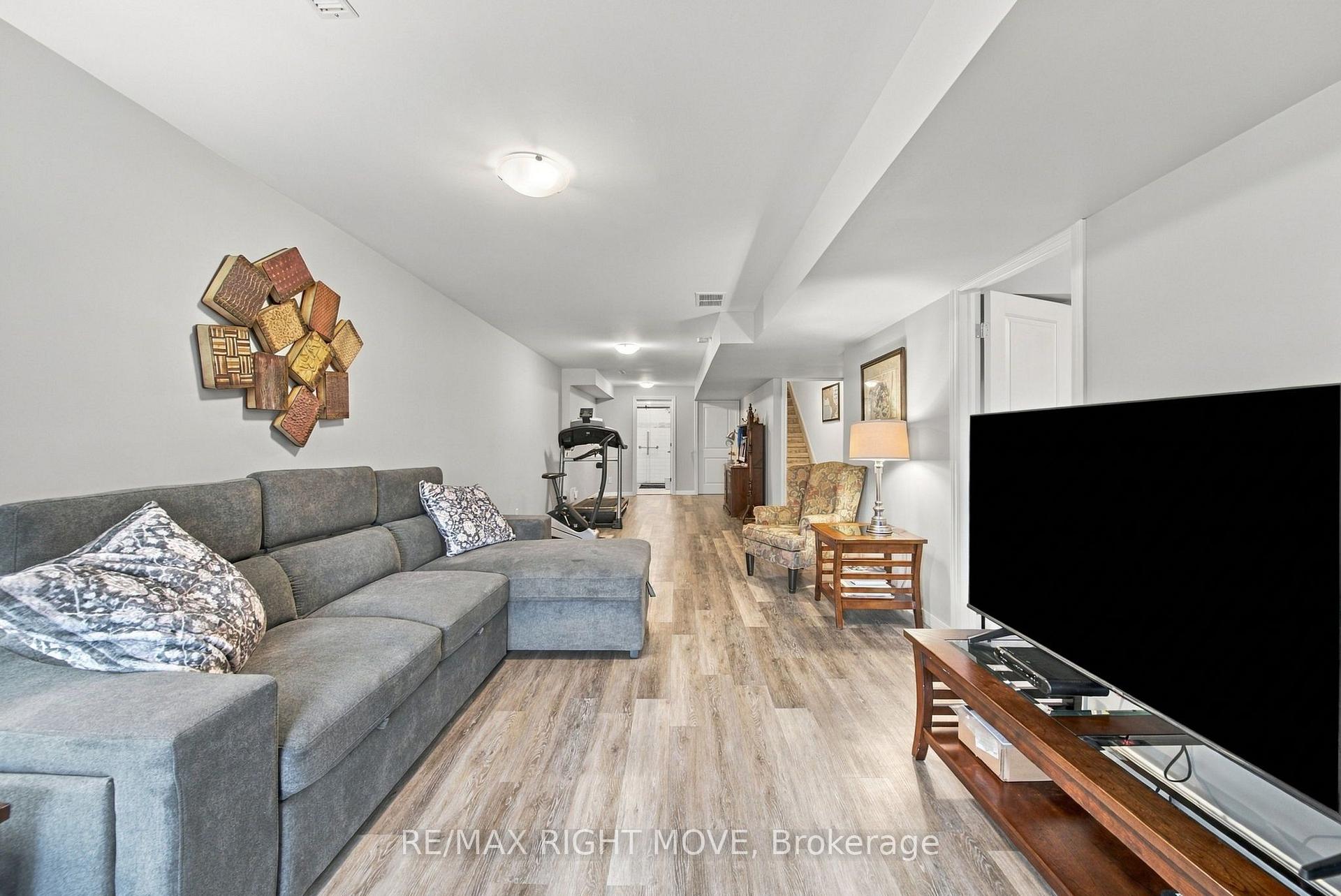 Photo 38 of 127 Isabella Drive, Orillia — HOMEH