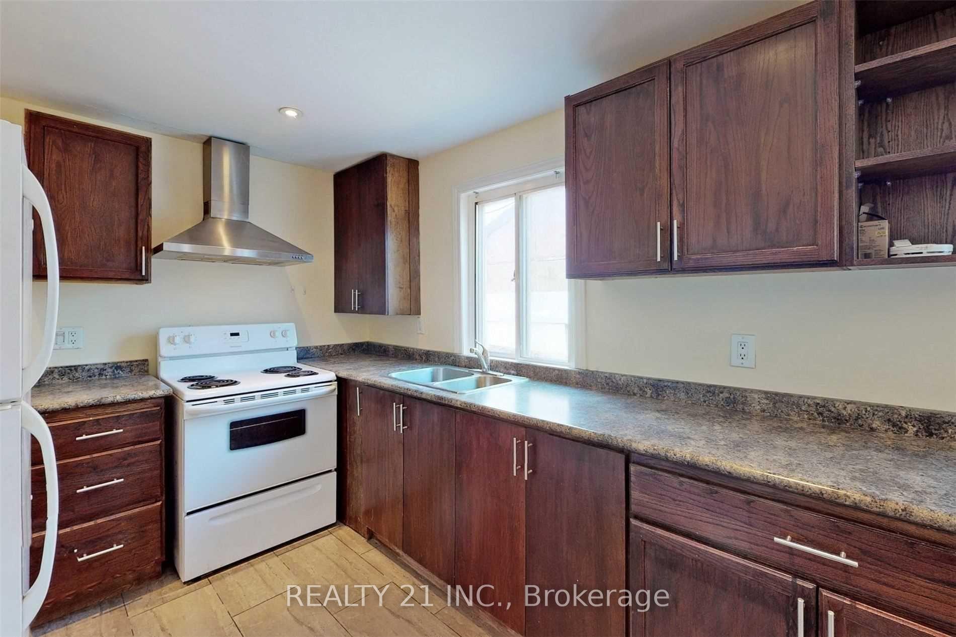 Photo 8 of 270 Linsmore Crescent, Toronto, Danforth Village-East York — HOMEH