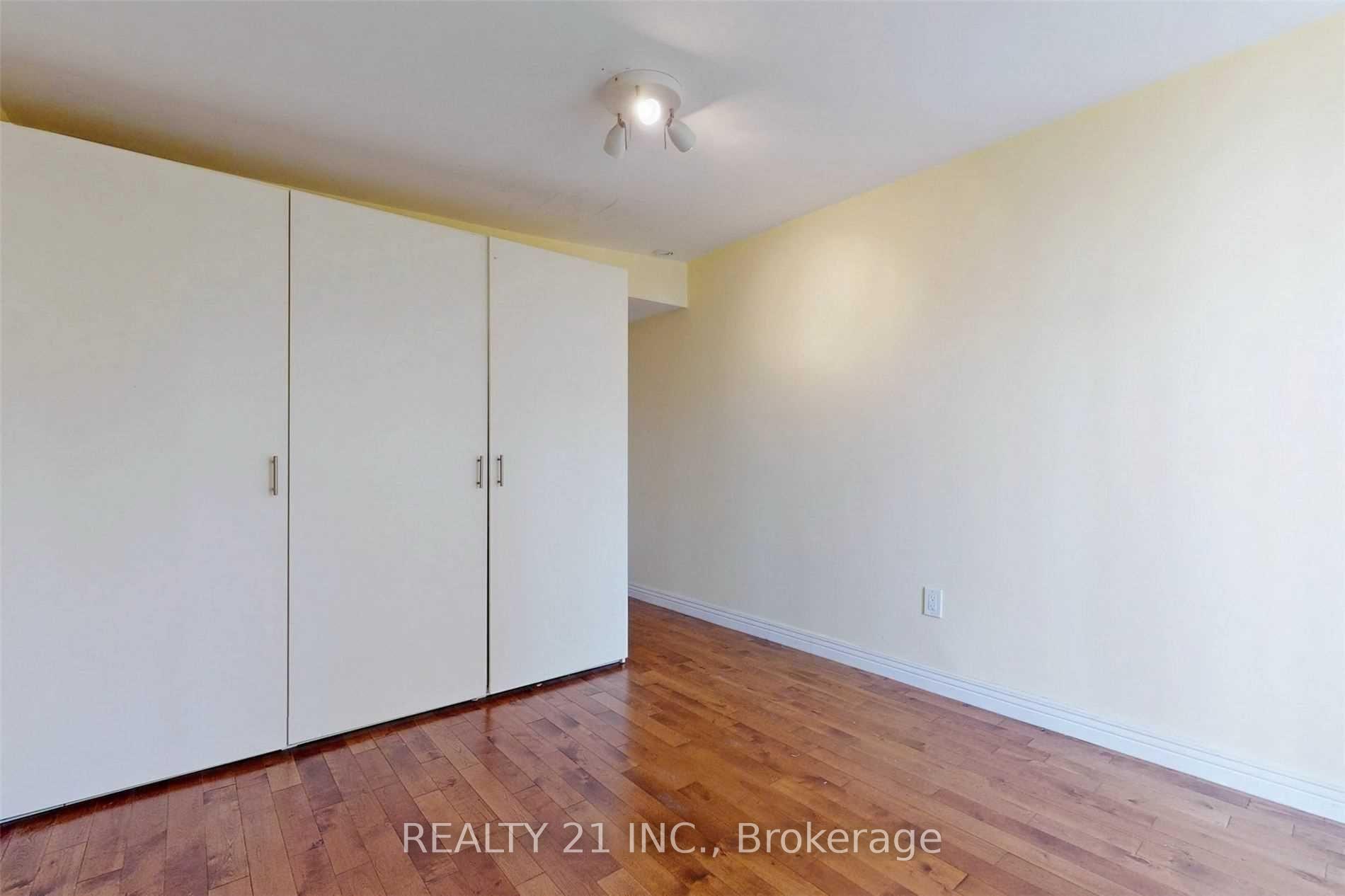 Photo 15 of 270 Linsmore Crescent, Toronto, Danforth Village-East York — HOMEH