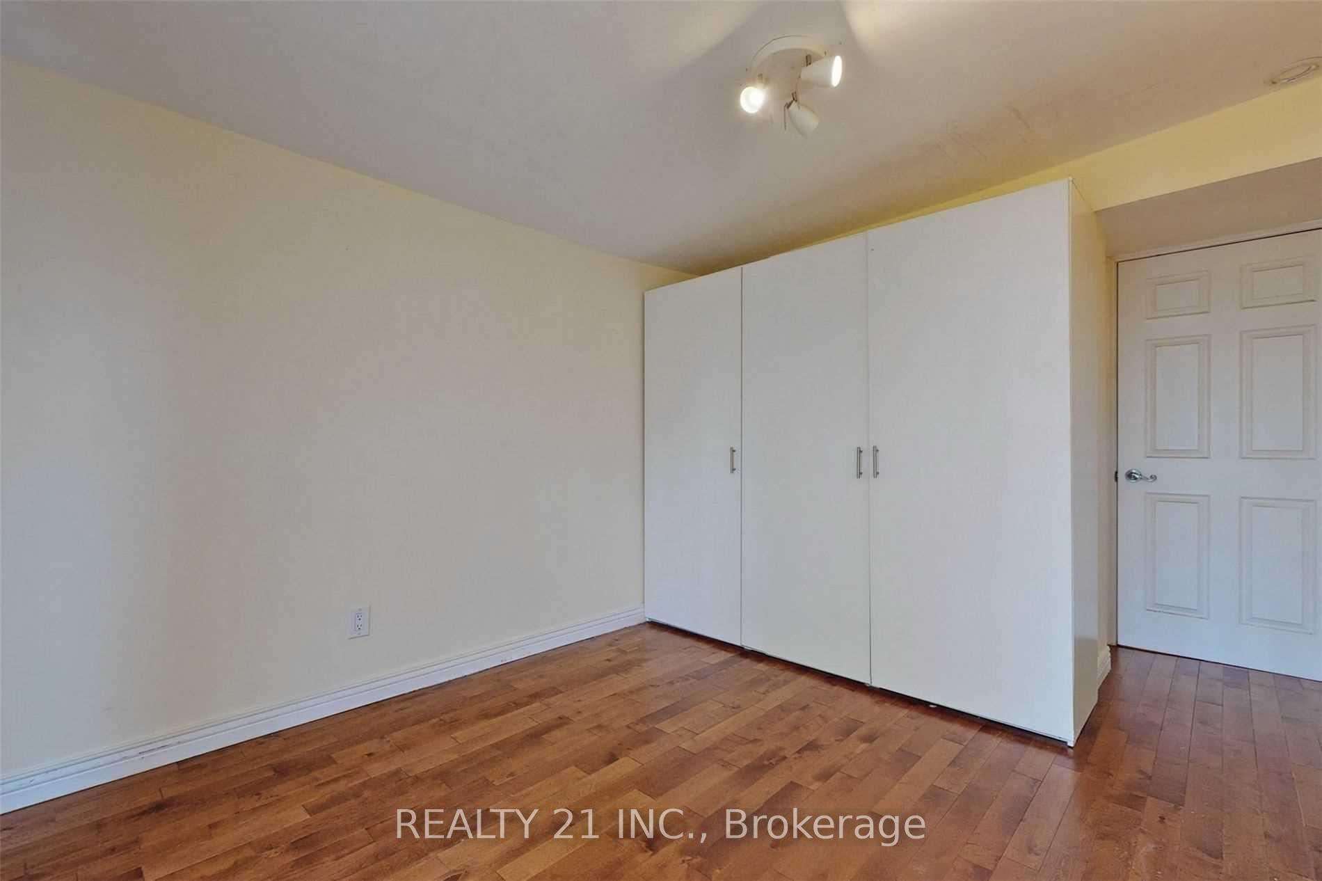 Photo 16 of 270 Linsmore Crescent, Toronto, Danforth Village-East York — HOMEH