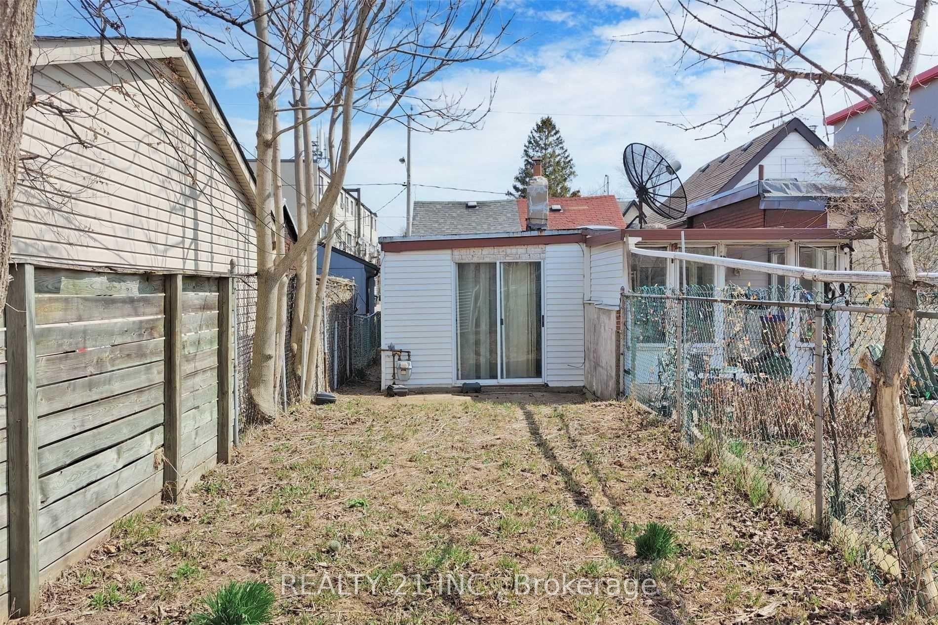 Photo 26 of 270 Linsmore Crescent, Toronto, Danforth Village-East York — HOMEH