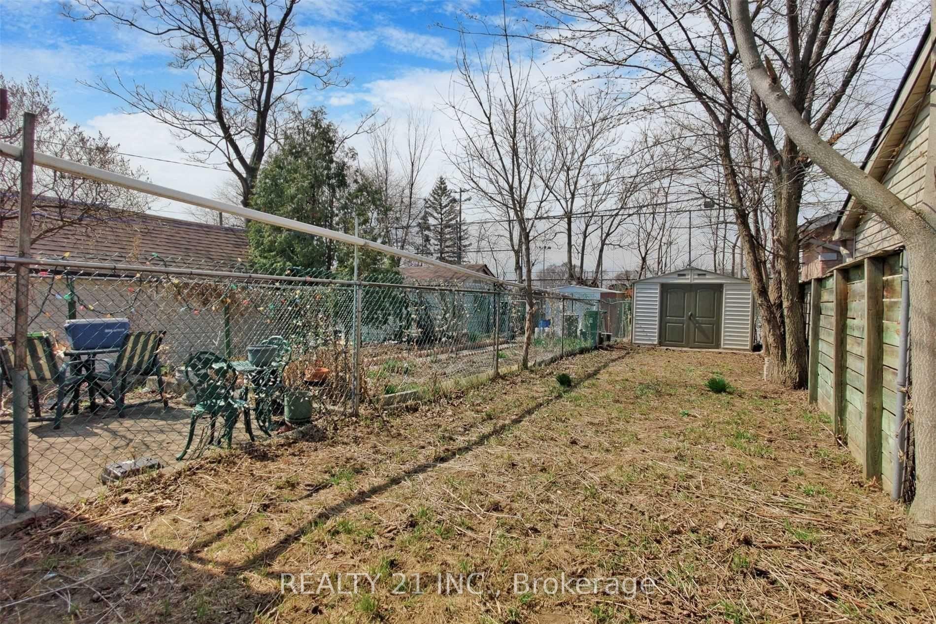 Photo 27 of 270 Linsmore Crescent, Toronto, Danforth Village-East York — HOMEH