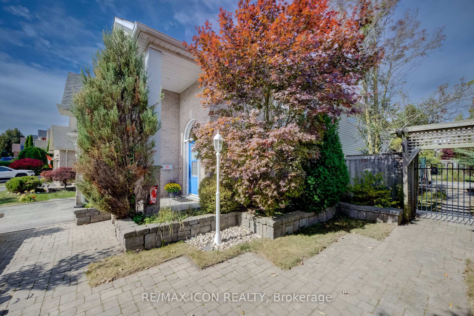 Photo 5 of 17 Kingsley Road, Halton Hills, Acton — HOMEH