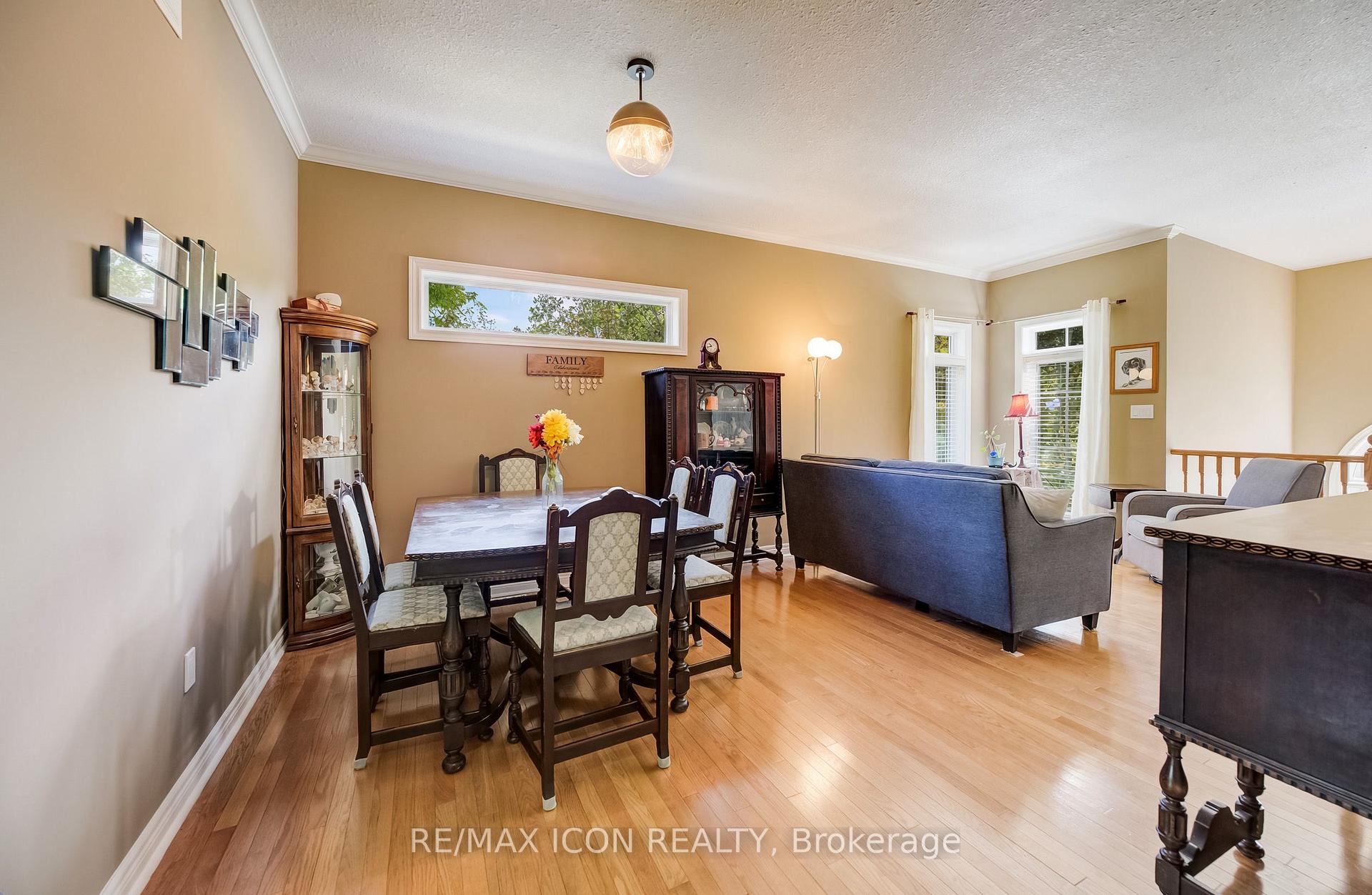 Photo 7 of 17 Kingsley Road, Halton Hills, Acton — HOMEH