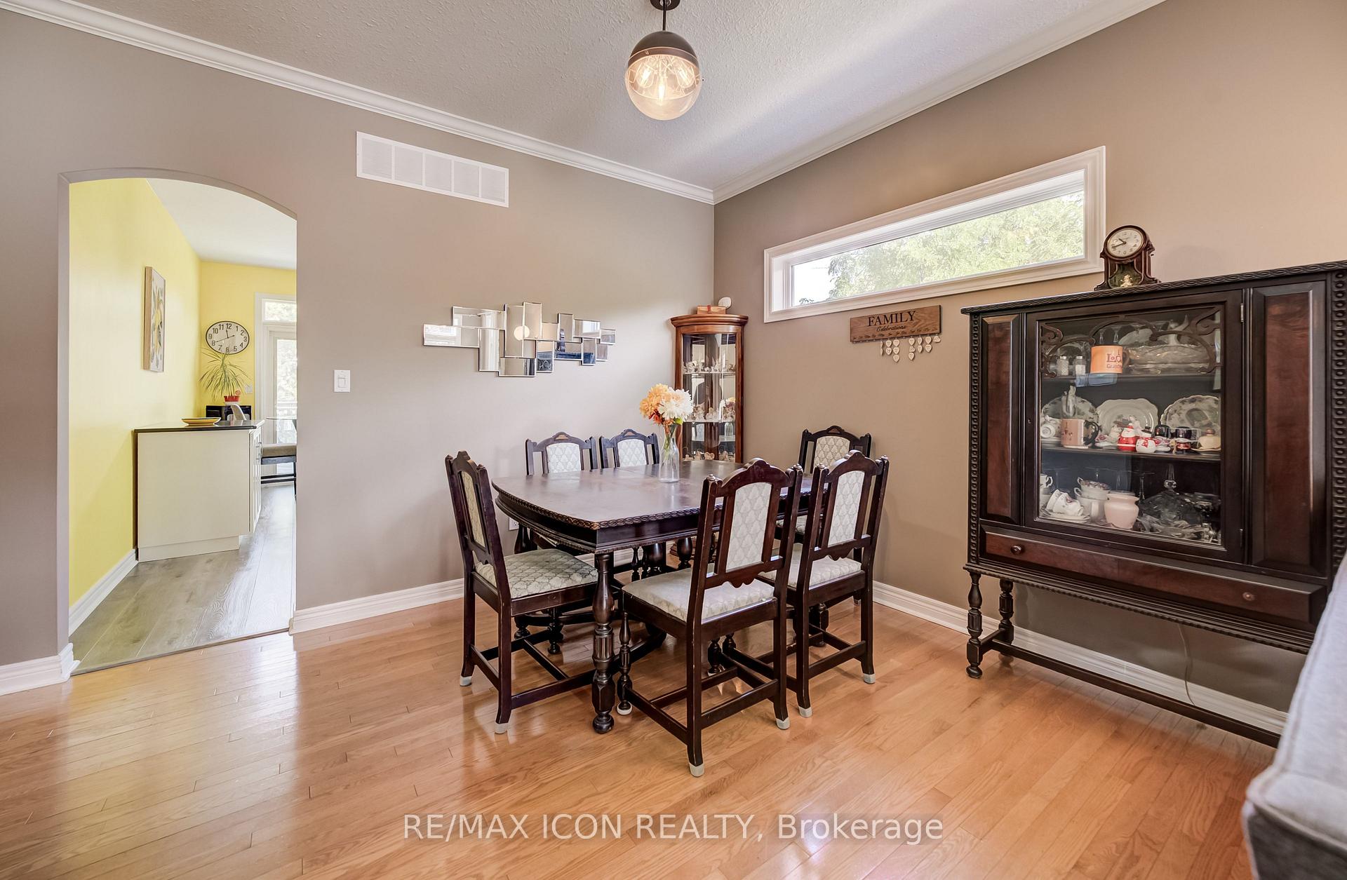 Photo 9 of 17 Kingsley Road, Halton Hills, Acton — HOMEH