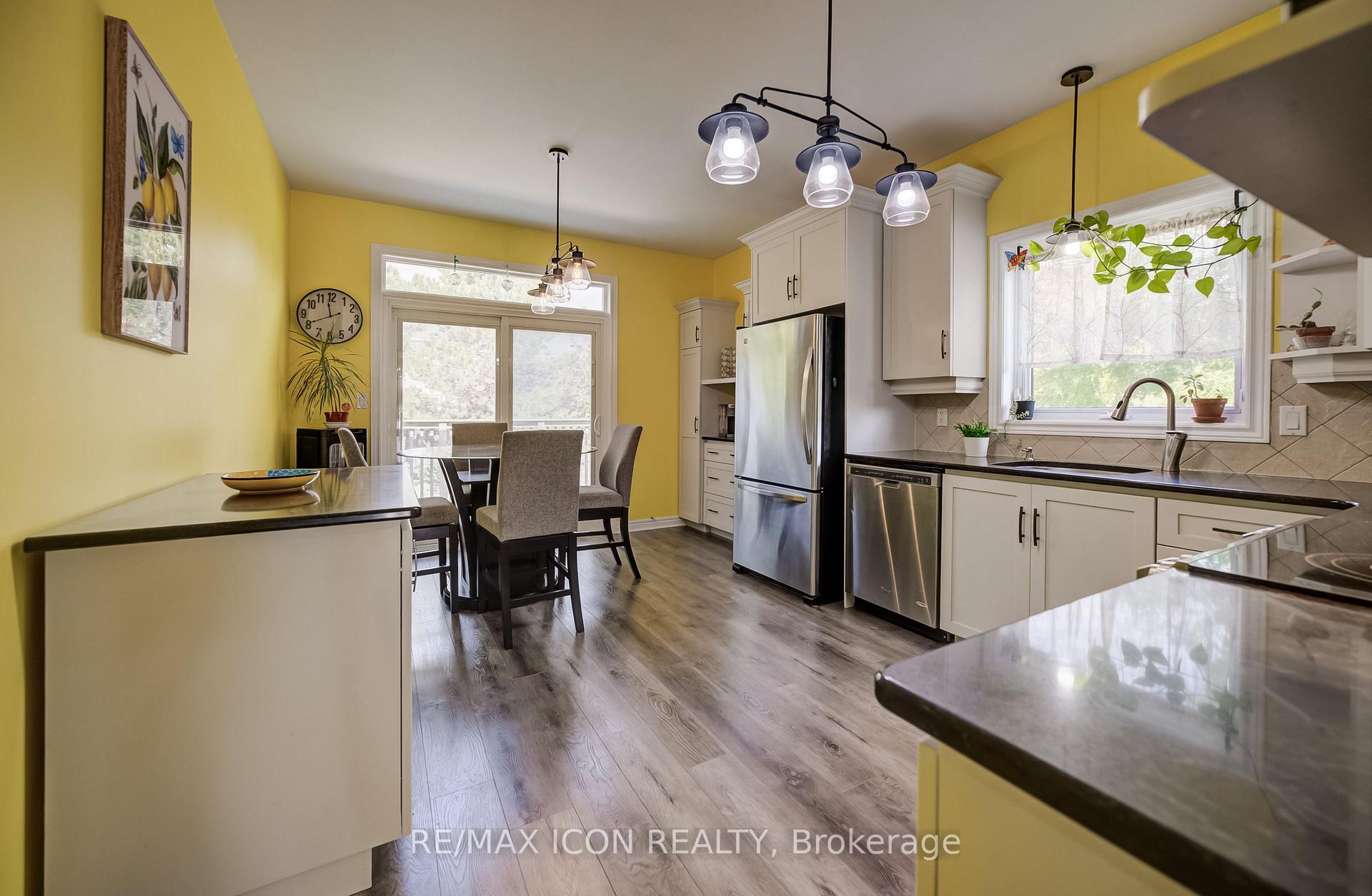 Photo 10 of 17 Kingsley Road, Halton Hills, Acton — HOMEH
