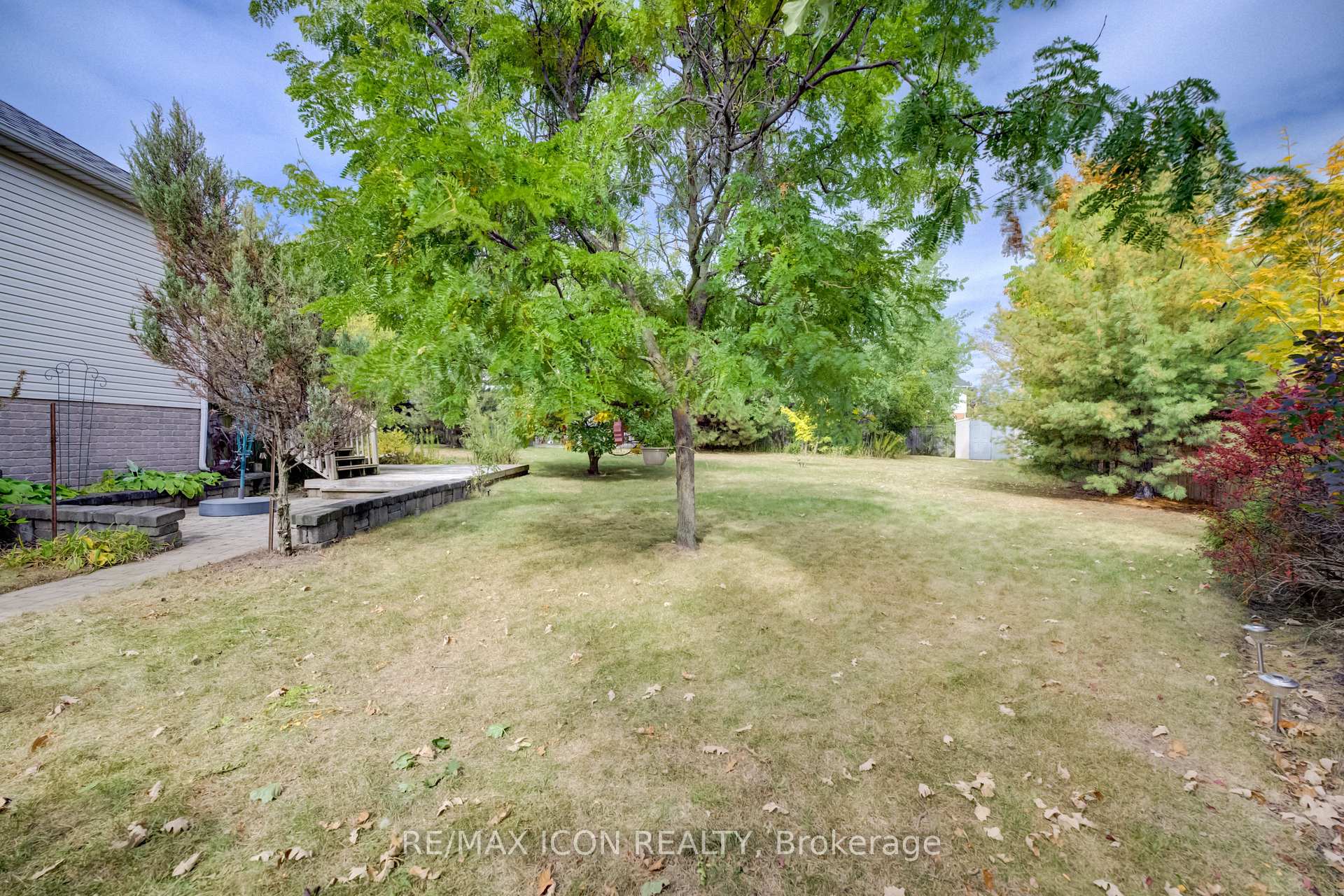Photo 40 of 17 Kingsley Road, Halton Hills, Acton — HOMEH