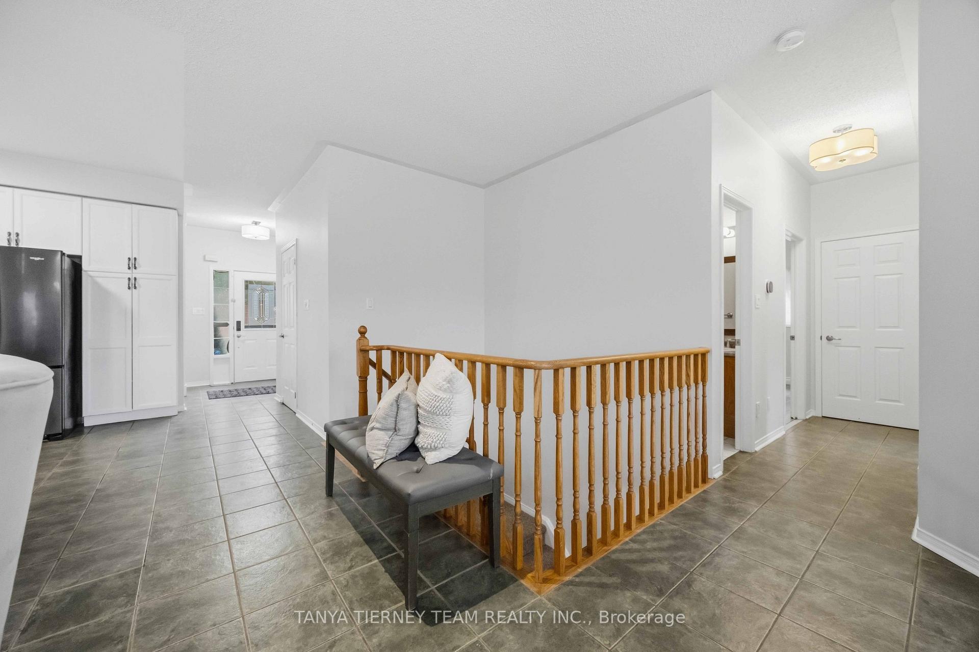 Photo 8 of 28 Perryview Drive, Scugog, Port Perry — HOMEH