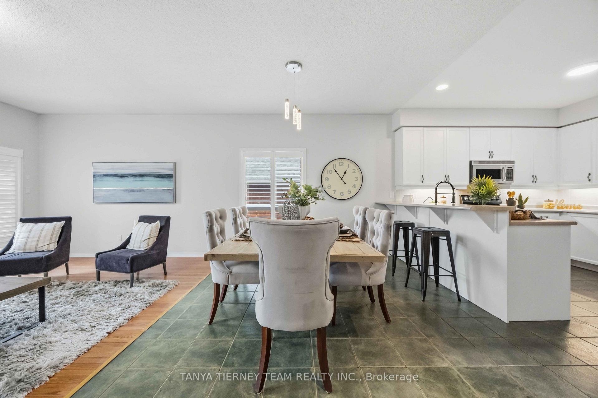 Photo 15 of 28 Perryview Drive, Scugog, Port Perry — HOMEH