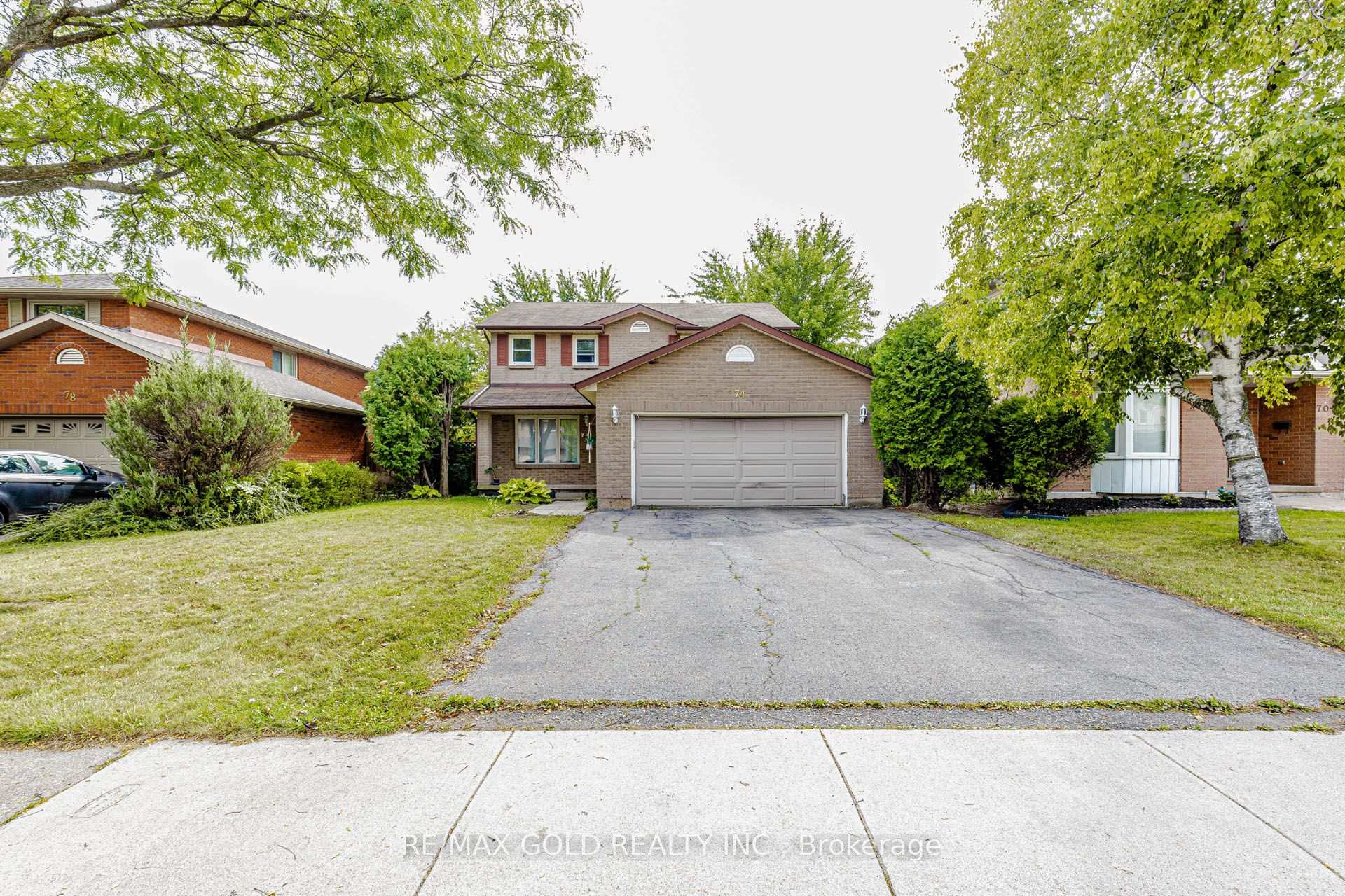 Photo of 74 Parkplaza Drive S