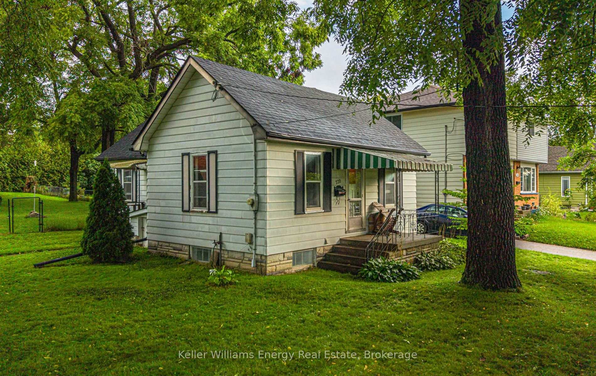 Photo 2 of 220 Thomas Street, Oshawa, Lakeview — HOMEH