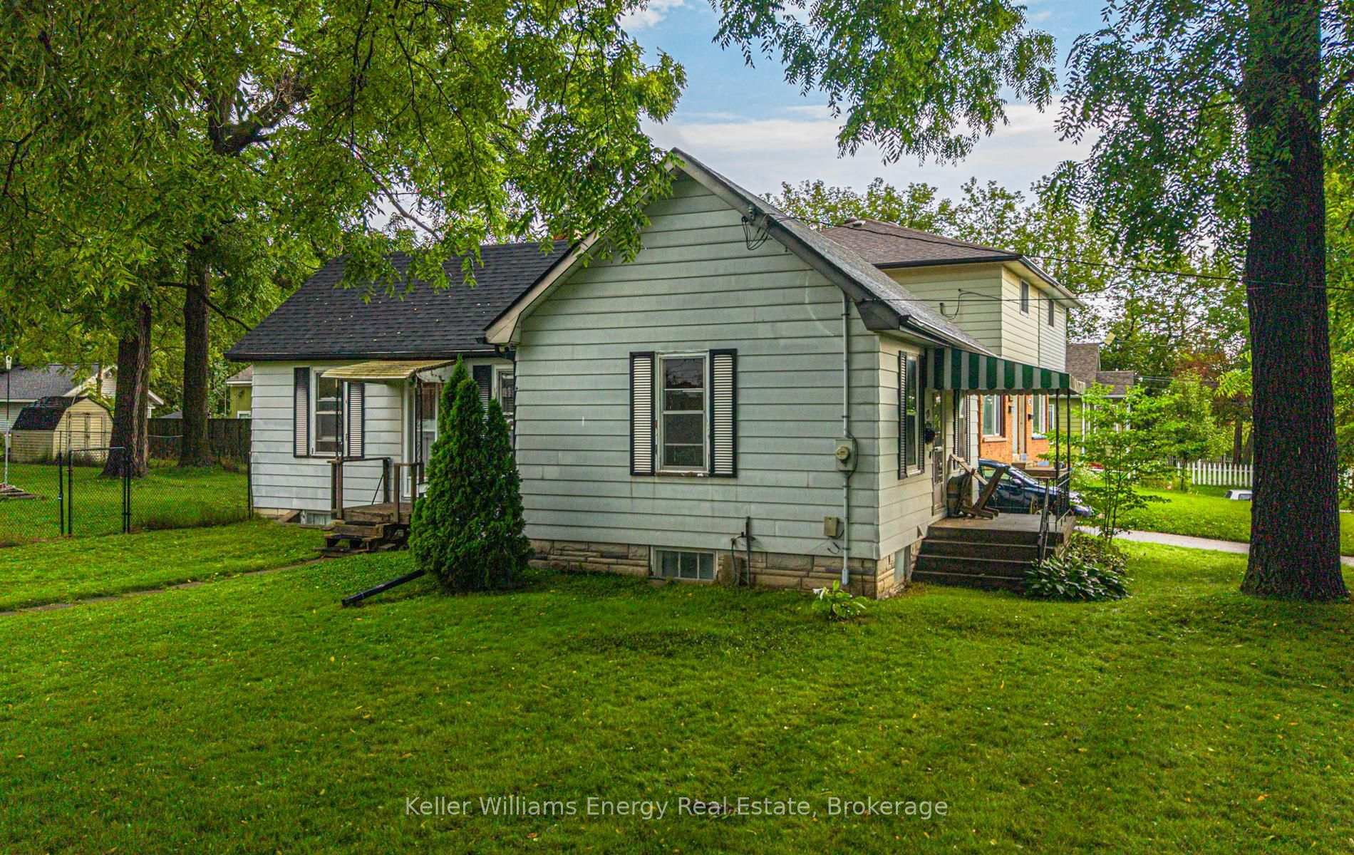 Photo 3 of 220 Thomas Street, Oshawa, Lakeview — HOMEH