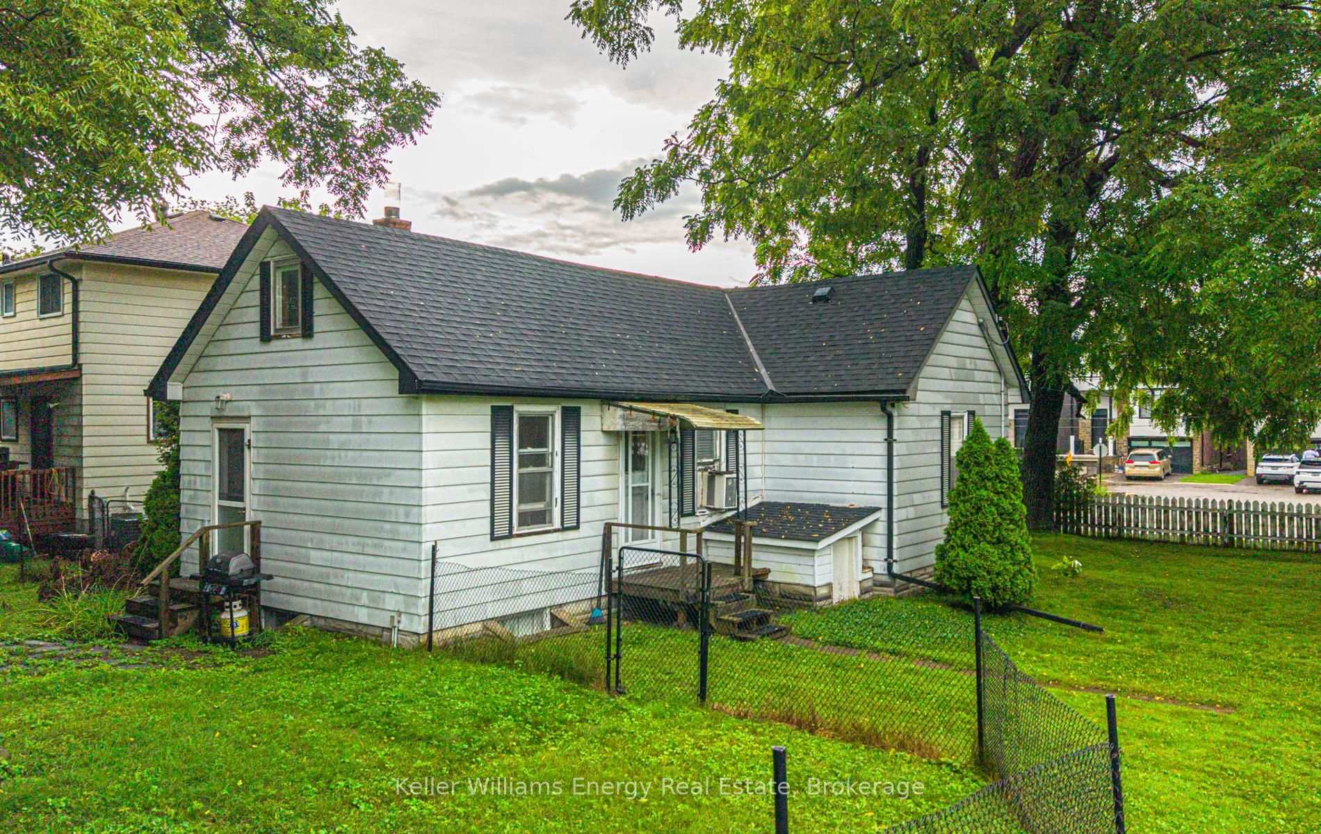 Photo 5 of 220 Thomas Street, Oshawa, Lakeview — HOMEH