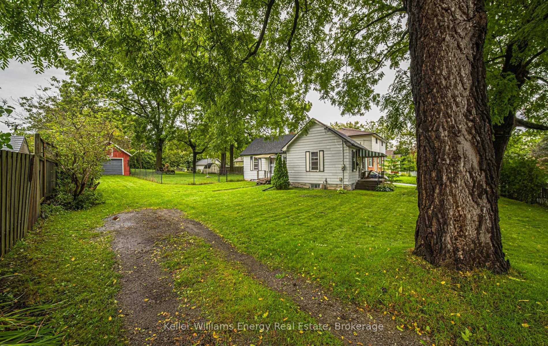 Photo 10 of 220 Thomas Street, Oshawa, Lakeview — HOMEH