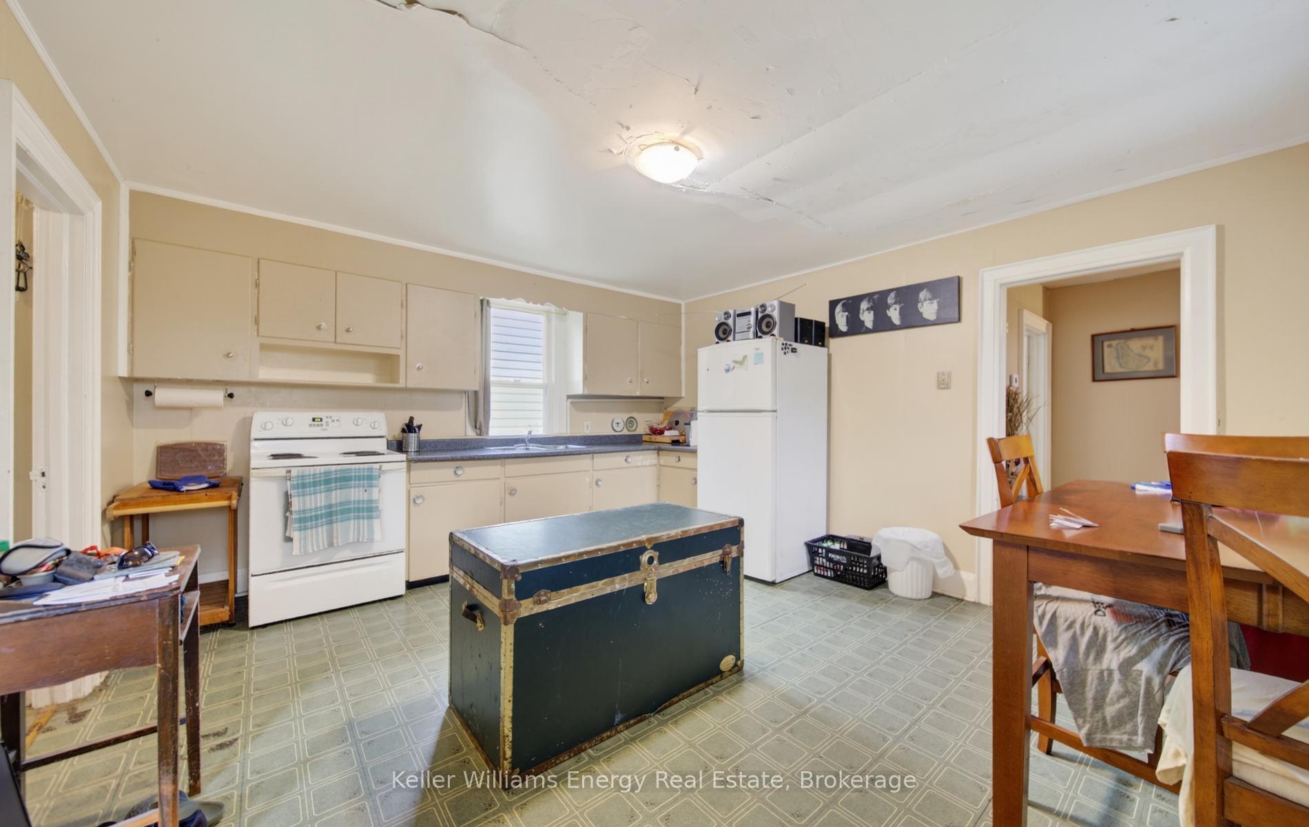 Photo 19 of 220 Thomas Street, Oshawa, Lakeview — HOMEH