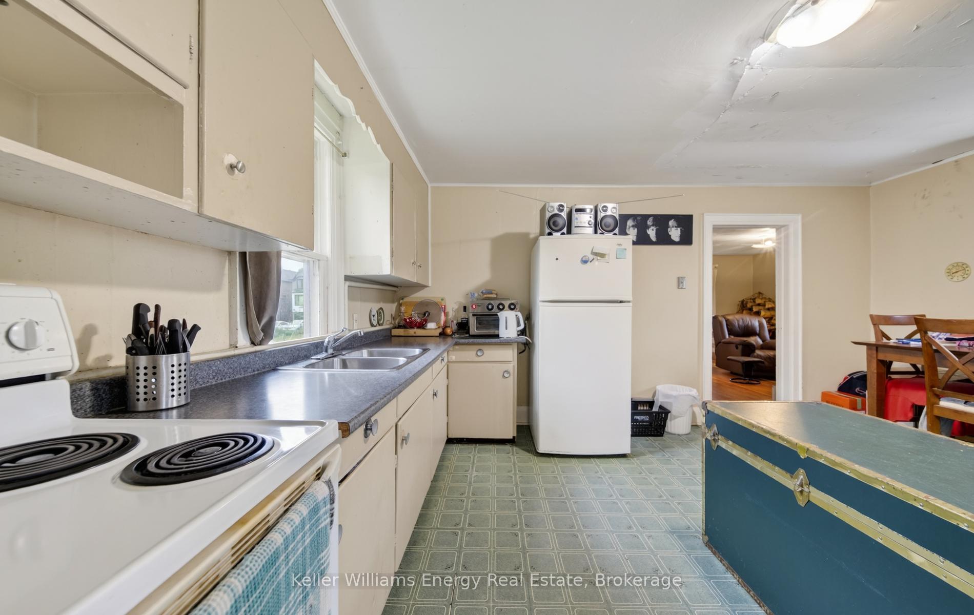 Photo 20 of 220 Thomas Street, Oshawa, Lakeview — HOMEH