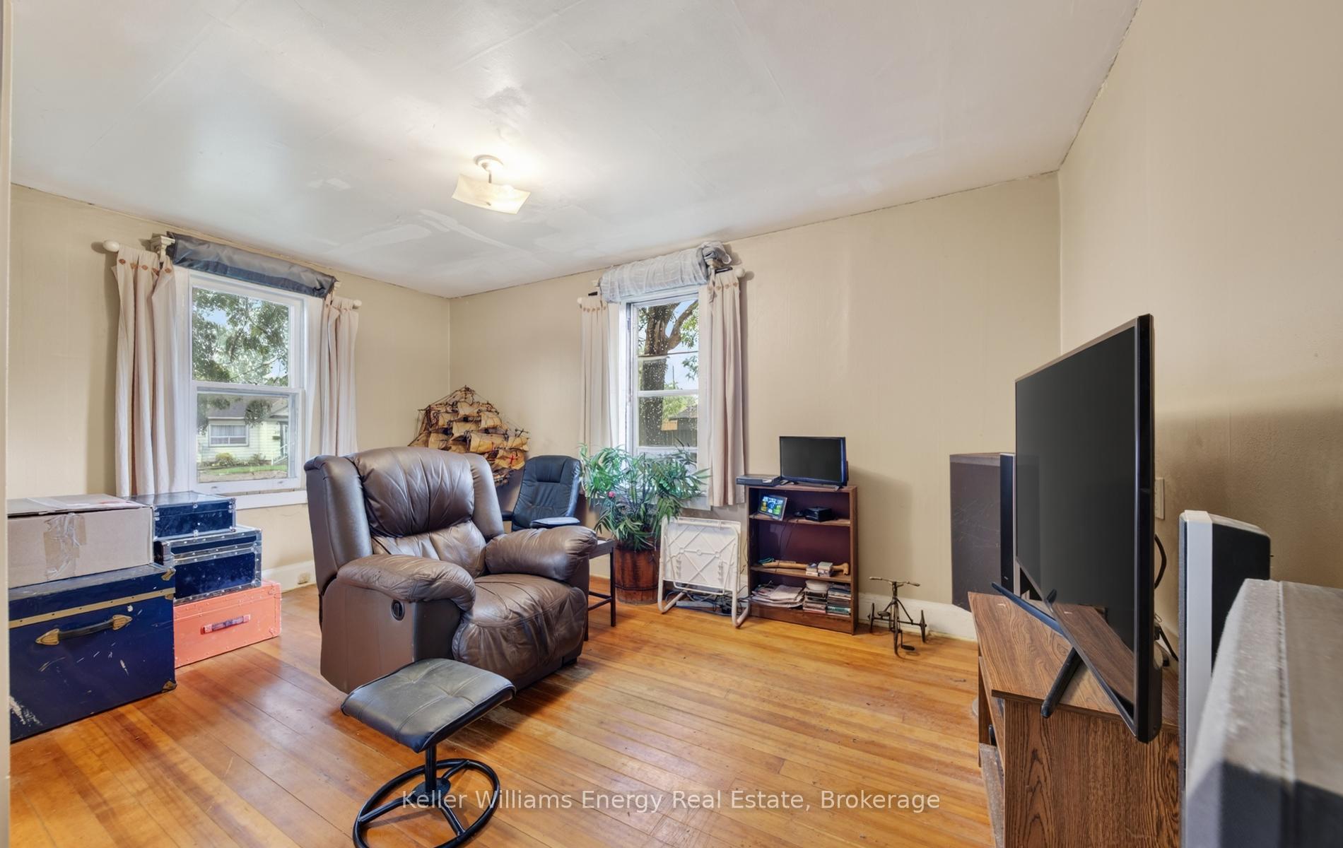 Photo 21 of 220 Thomas Street, Oshawa, Lakeview — HOMEH