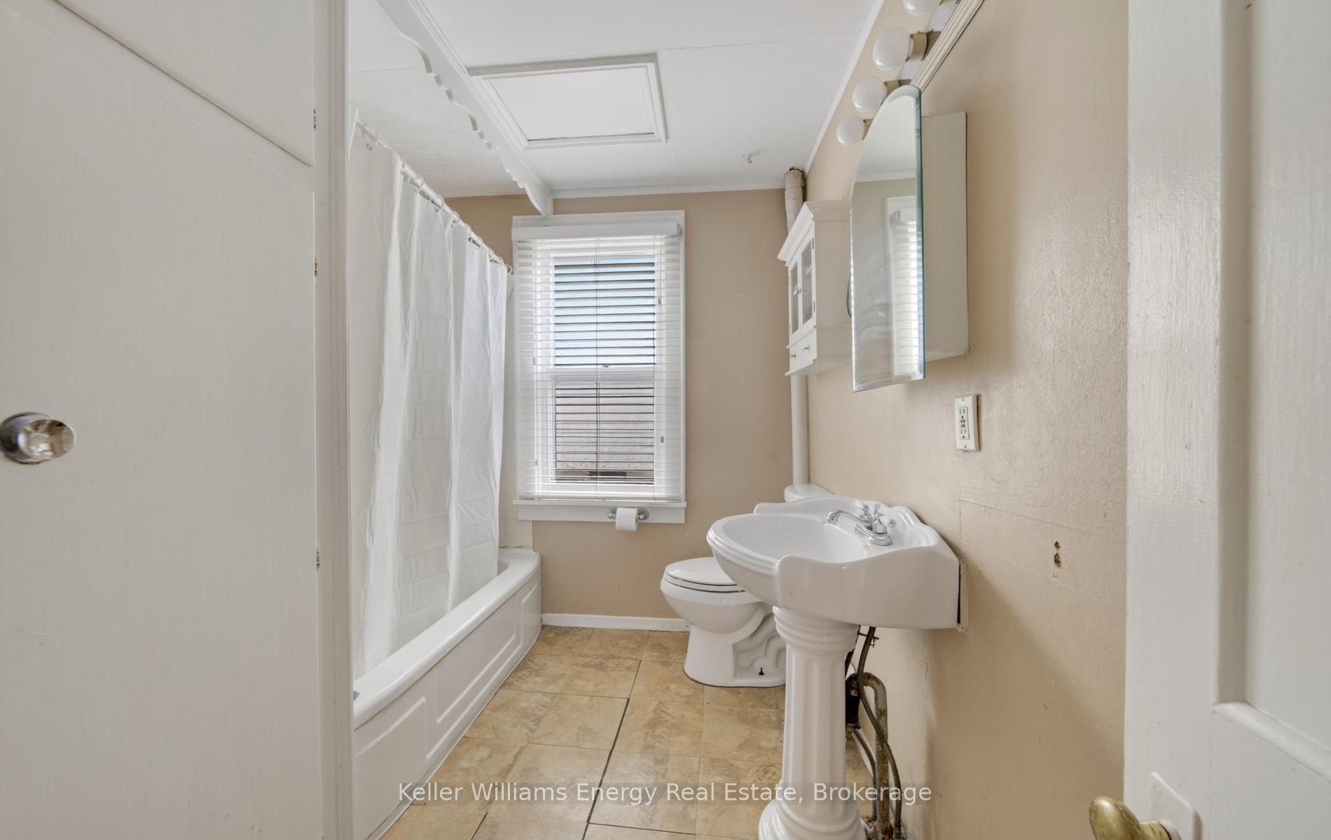 Photo 25 of 220 Thomas Street, Oshawa, Lakeview — HOMEH