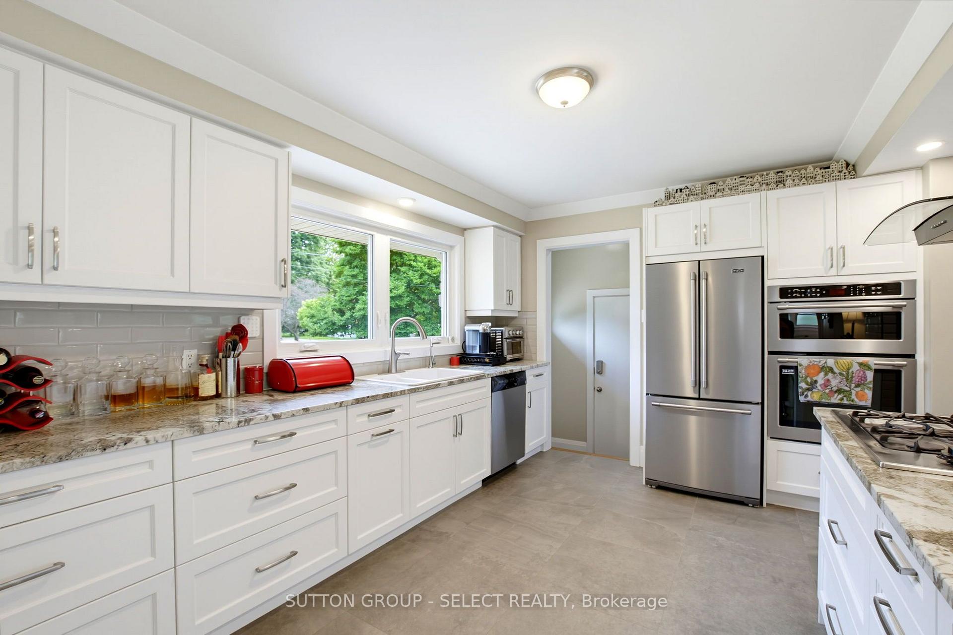 Photo 9 of 61 Daleview Crescent, London, North G — HOMEH
