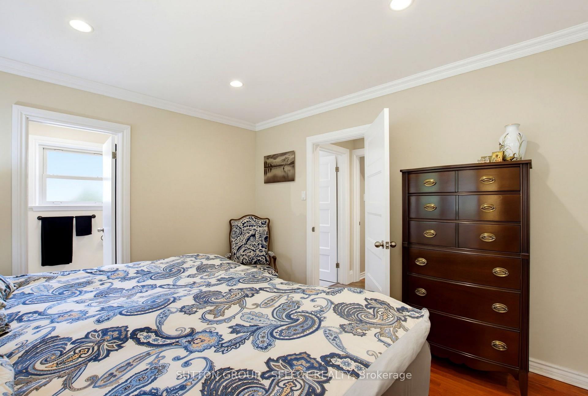 Photo 19 of 61 Daleview Crescent, London, North G — HOMEH