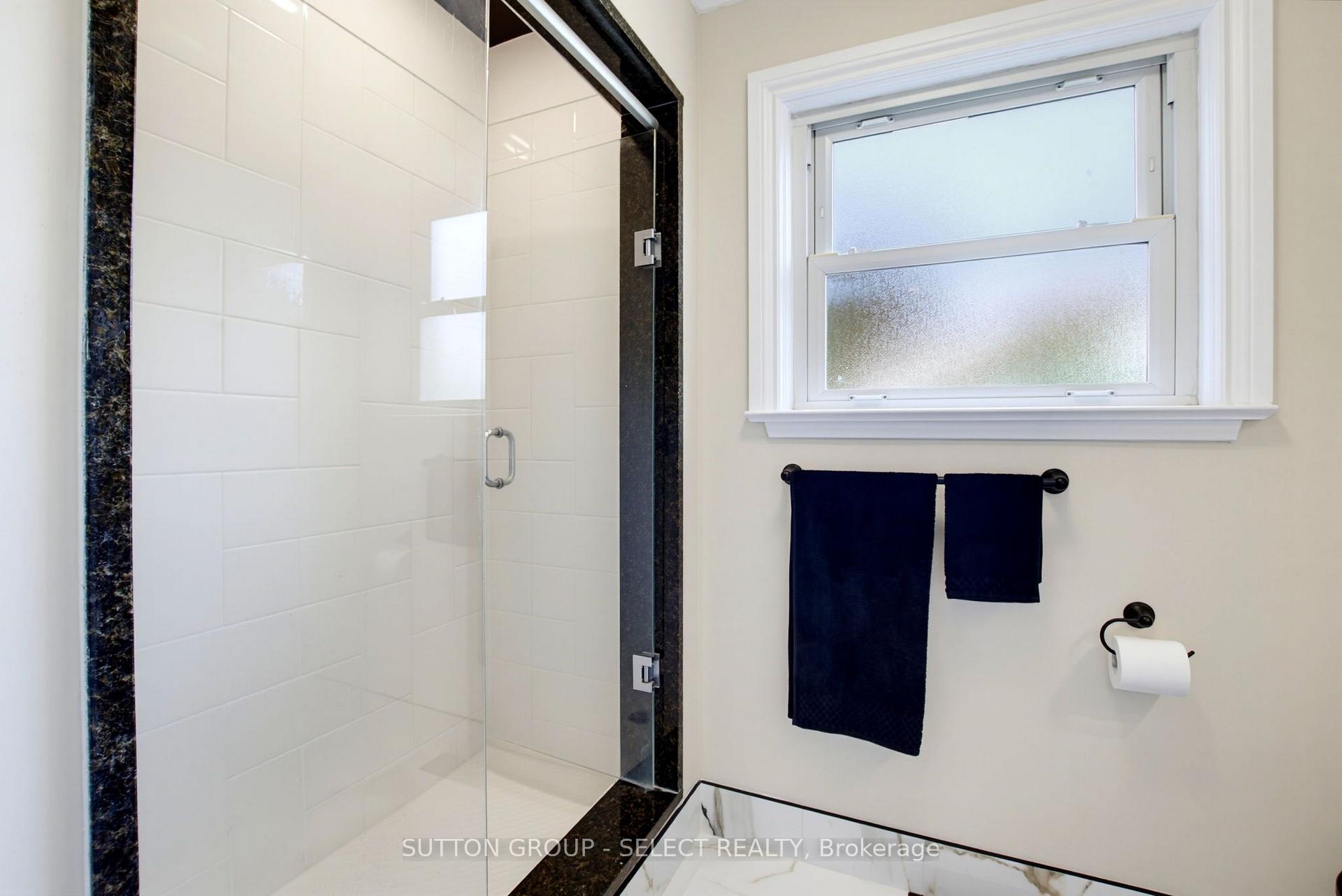Photo 22 of 61 Daleview Crescent, London, North G — HOMEH