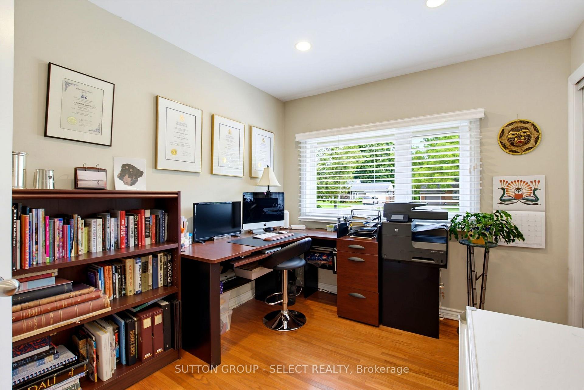 Photo 25 of 61 Daleview Crescent, London, North G — HOMEH