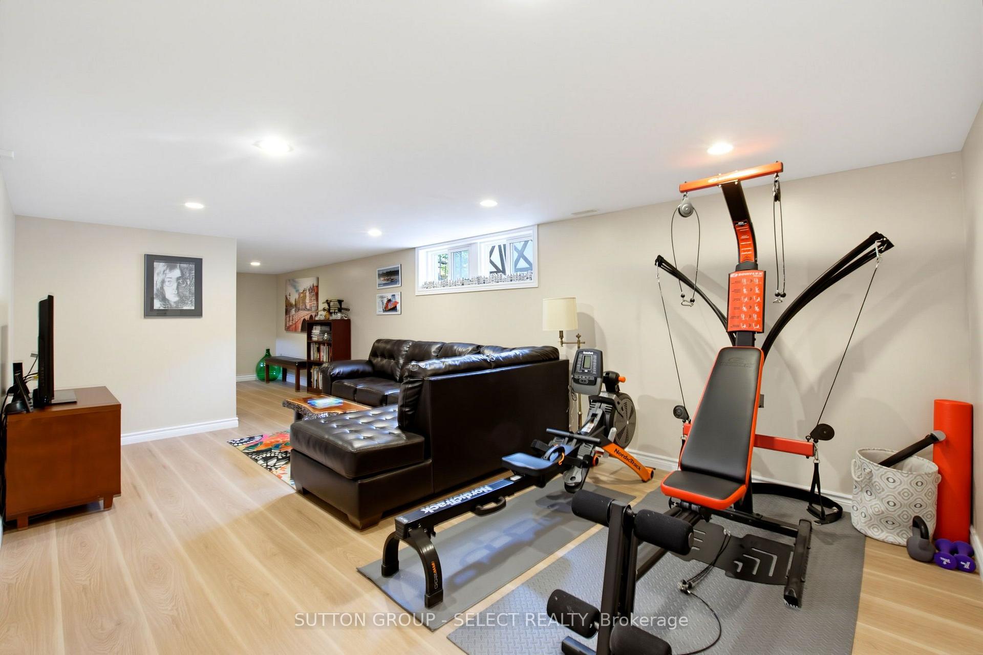 Photo 33 of 61 Daleview Crescent, London, North G — HOMEH