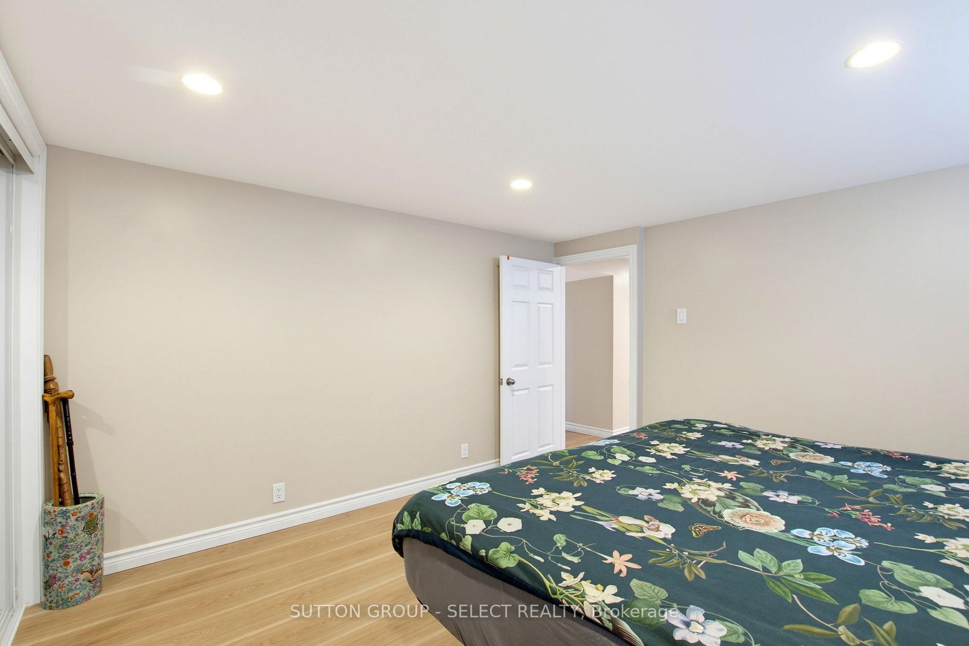 Photo 35 of 61 Daleview Crescent, London, North G — HOMEH