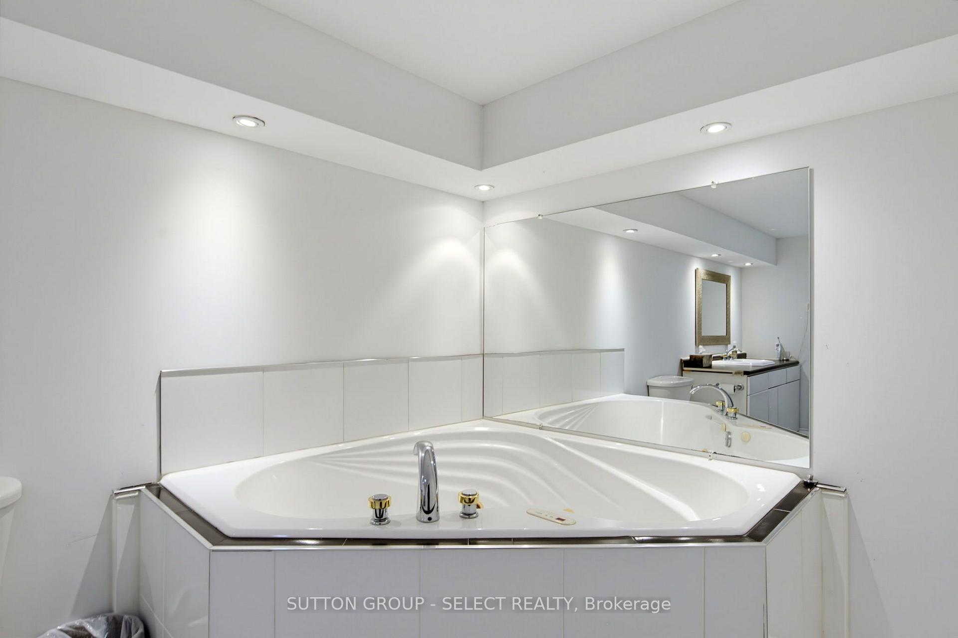 Photo 38 of 61 Daleview Crescent, London, North G — HOMEH