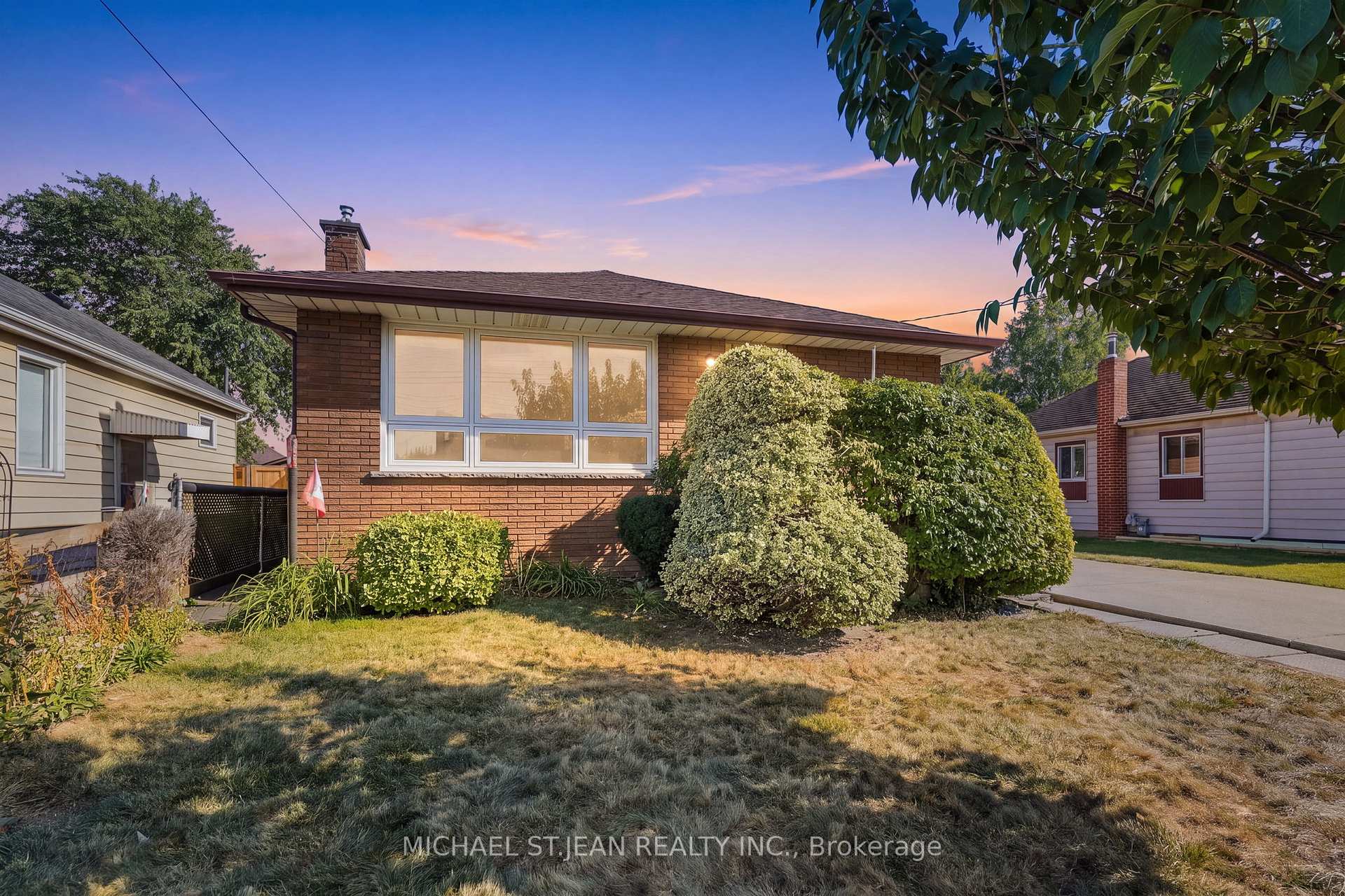 Photo of 234 Normanhurst Avenue