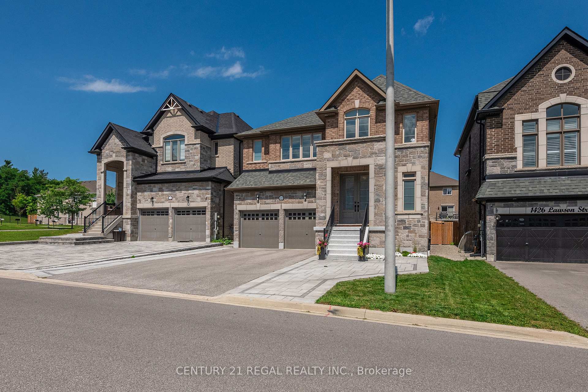 Photo 2 of 1428 Lawson Street, Innisfil, Alcona — HOMEH