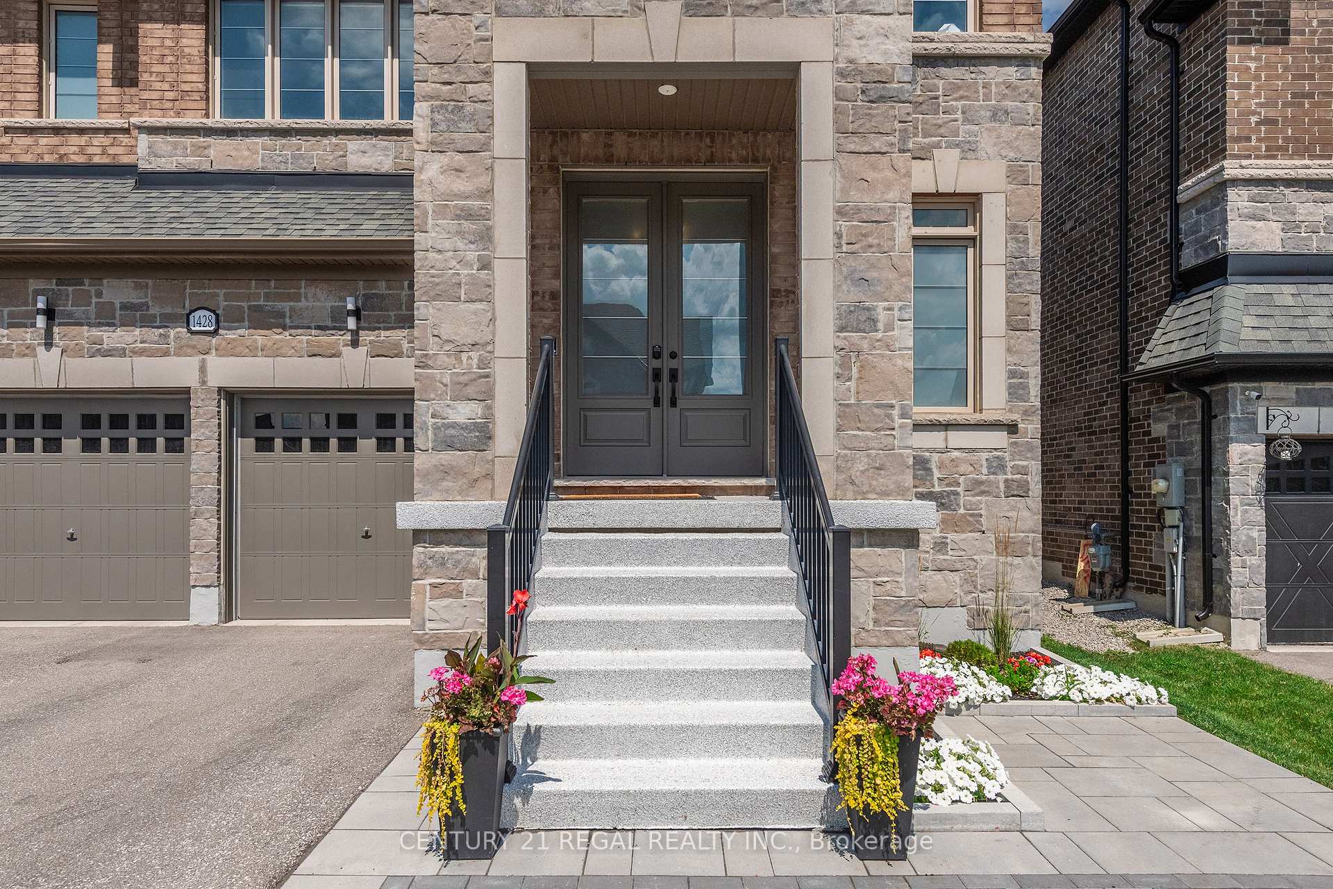 Photo 4 of 1428 Lawson Street, Innisfil, Alcona — HOMEH