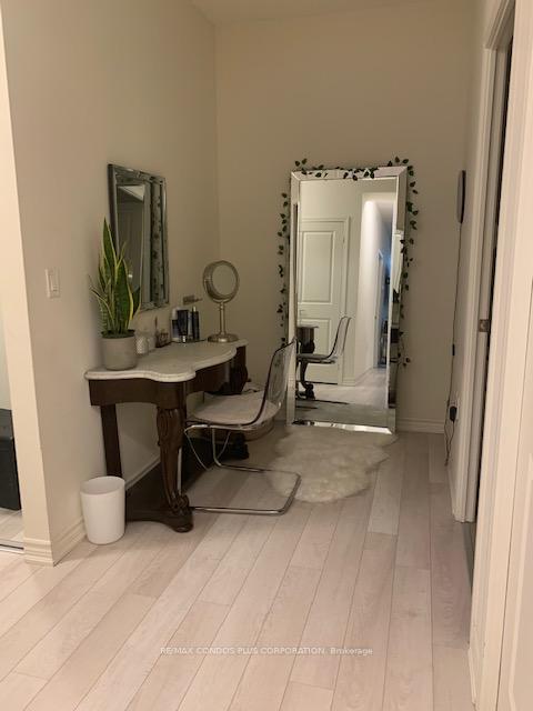 Photo 4 of Unit 320, 39 Annie Craig Drive, Etobicoke, Mimico — HOMEH