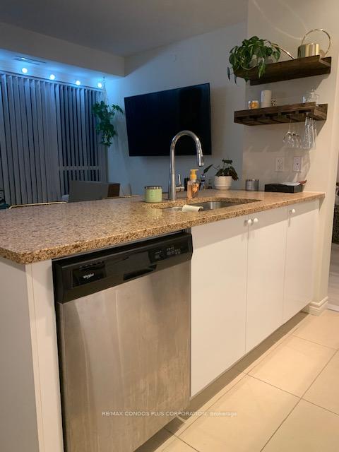 Photo 8 of Unit 320, 39 Annie Craig Drive, Etobicoke, Mimico — HOMEH
