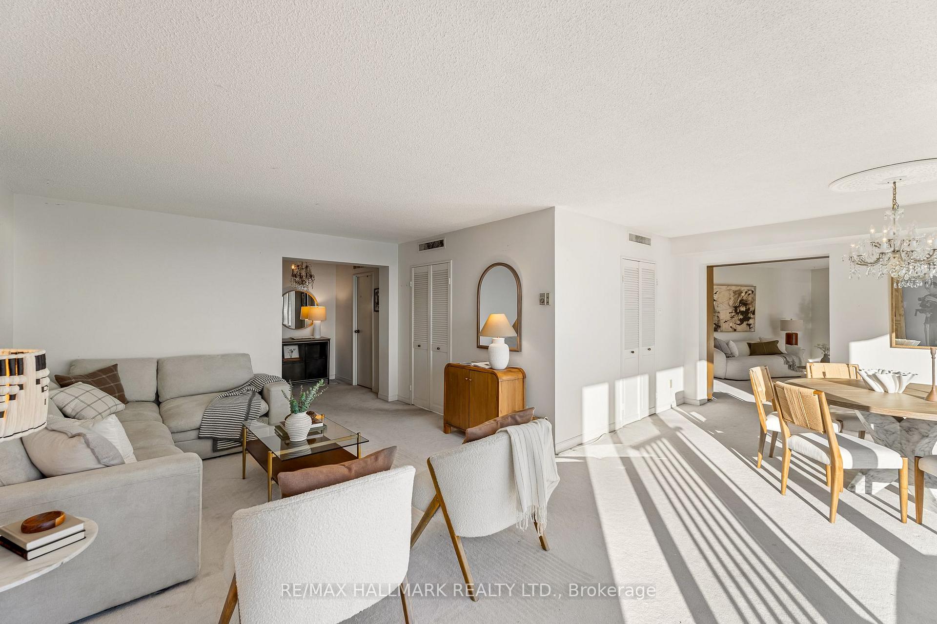 Photo 7 of Unit 2408, 65 Harbour Square, Toronto, Waterfront Communities — HOMEH