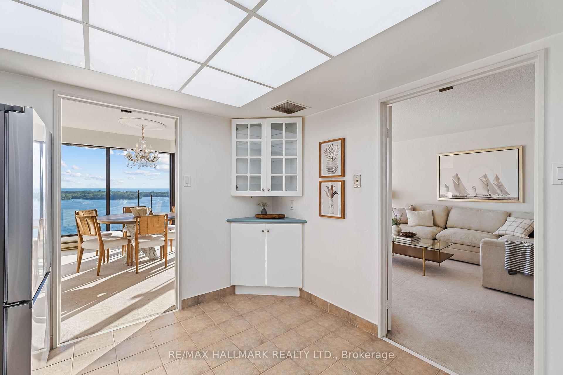 Photo 12 of Unit 2408, 65 Harbour Square, Toronto, Waterfront Communities — HOMEH