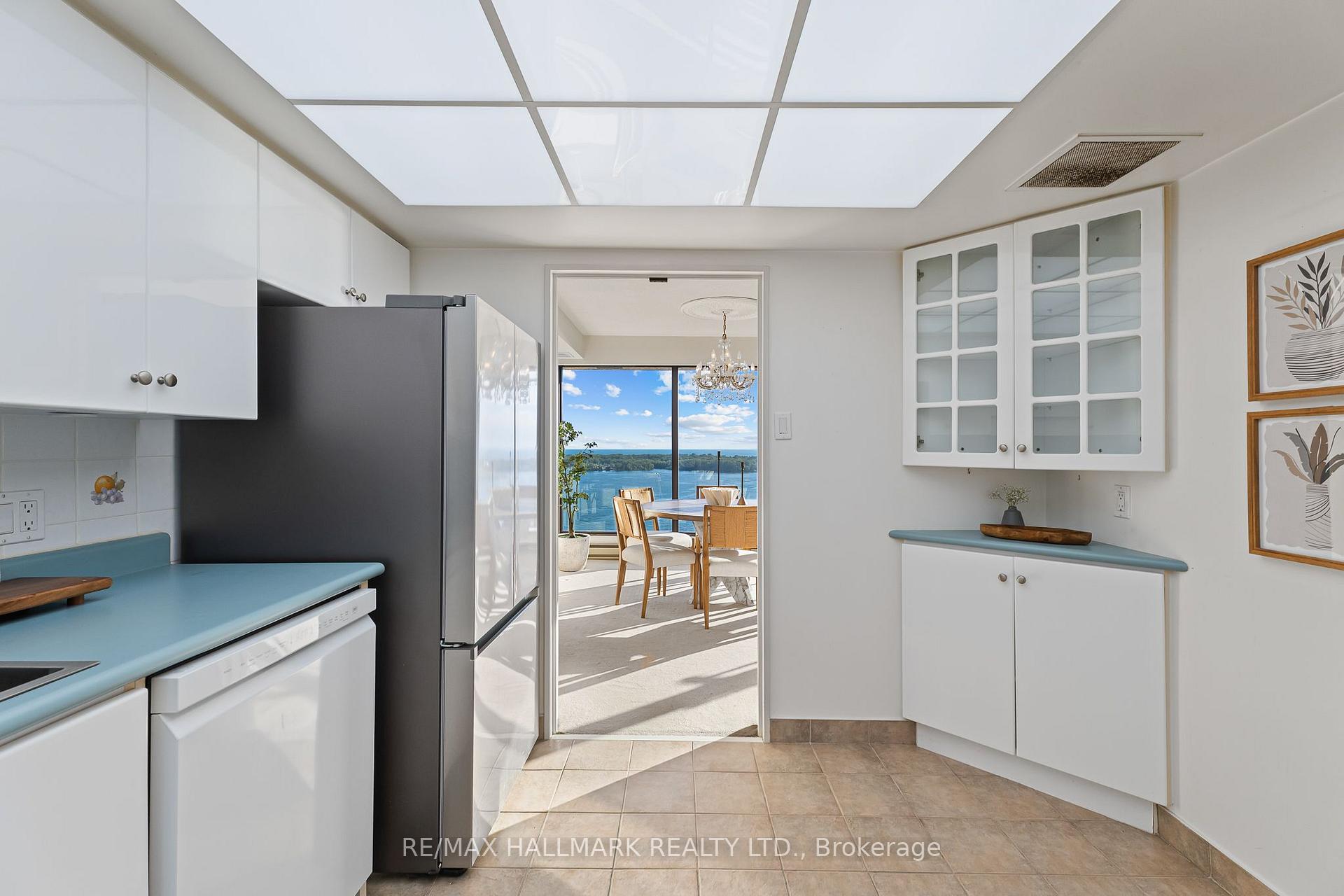 Photo 13 of Unit 2408, 65 Harbour Square, Toronto, Waterfront Communities — HOMEH
