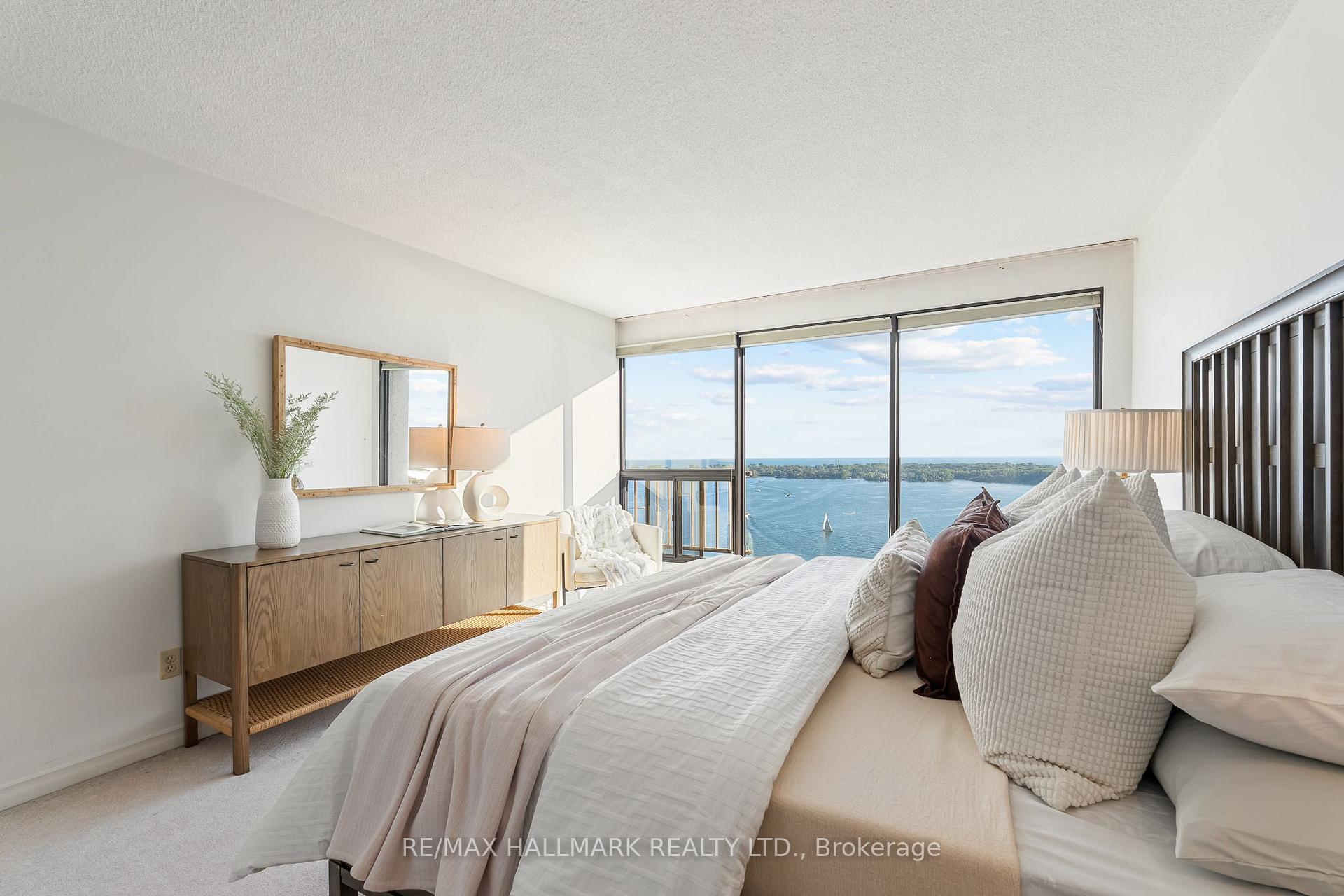 Photo 28 of Unit 2408, 65 Harbour Square, Toronto, Waterfront Communities — HOMEH