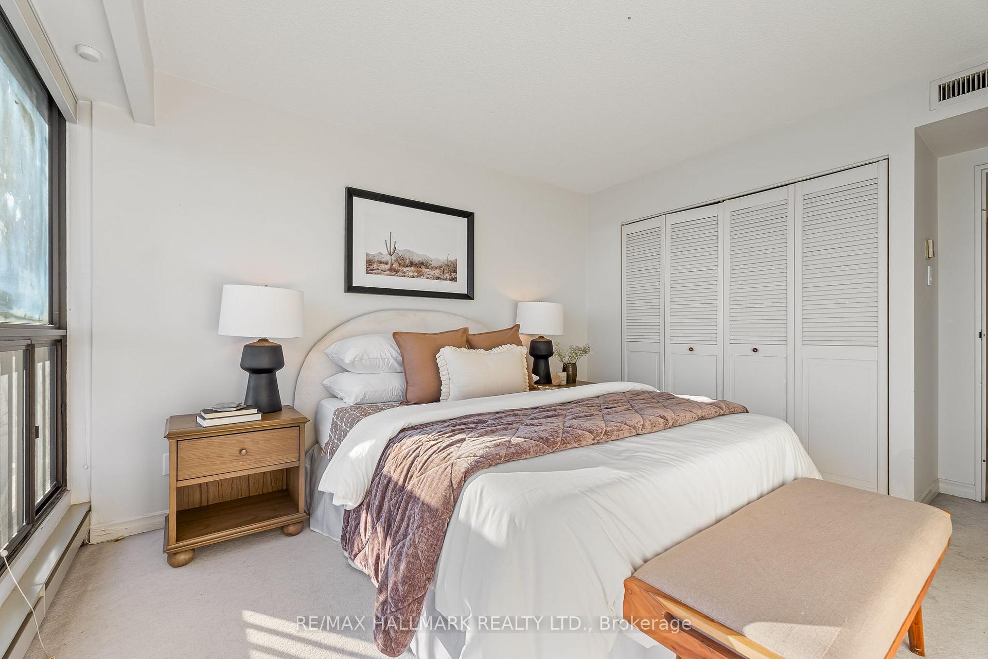 Photo 38 of Unit 2408, 65 Harbour Square, Toronto, Waterfront Communities — HOMEH