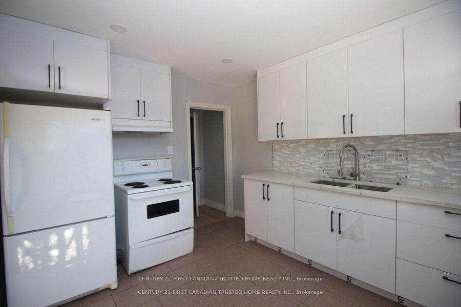 Photo 7 of Unit 1, 627 Commissioners Road E, London, South R — HOMEH