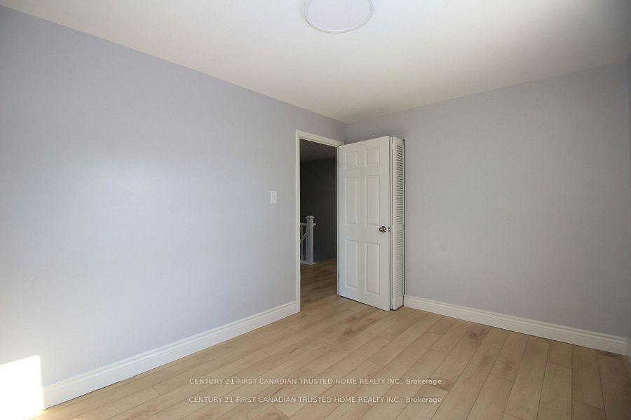 Photo 14 of Unit 1, 627 Commissioners Road E, London, South R — HOMEH