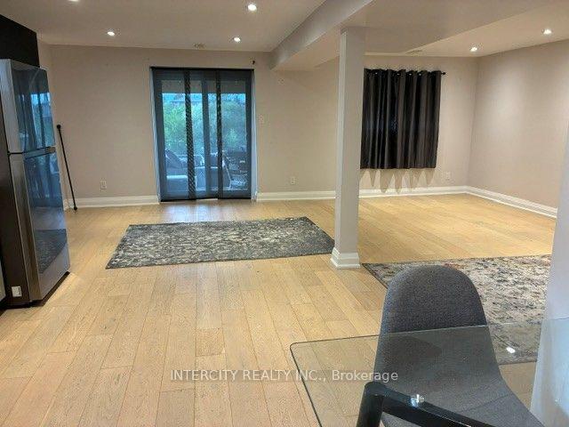 Photo 3 of Unit Lower, 137 Albany Drive, Vaughan, West Woodbridge — HOMEH