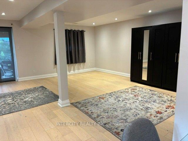 Photo 4 of Unit Lower, 137 Albany Drive, Vaughan, West Woodbridge — HOMEH