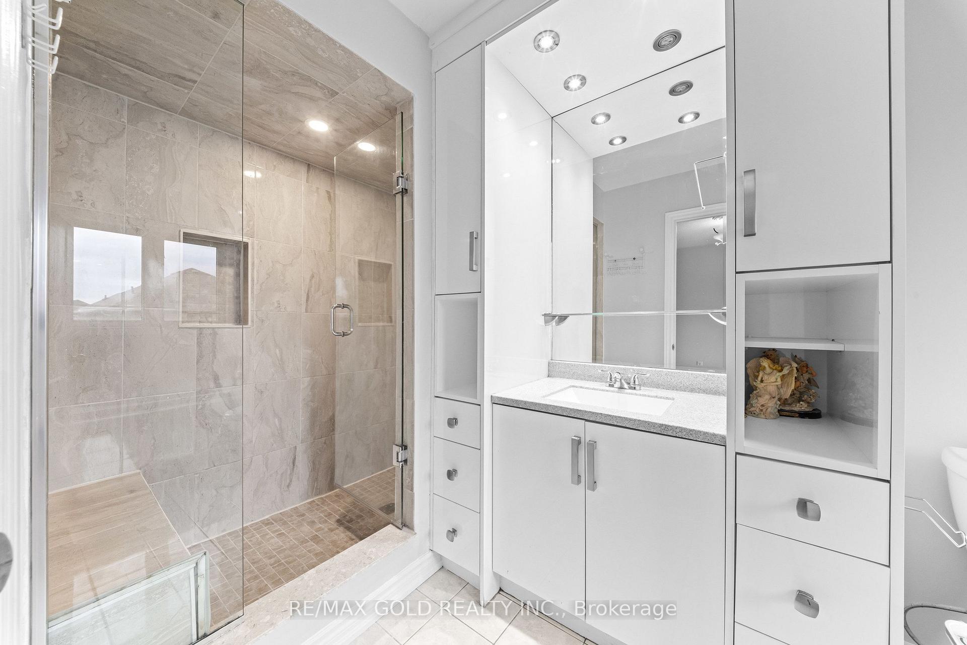 Photo 12 of 70 Crystalview Crescent, Brampton, Bram East — HOMEH