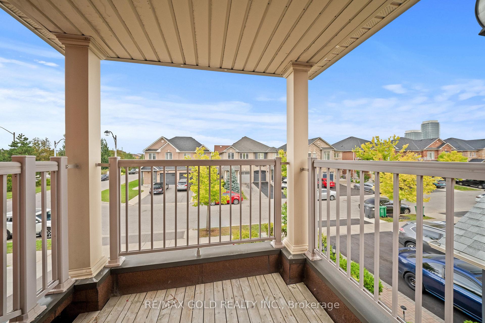 Photo 15 of 70 Crystalview Crescent, Brampton, Bram East — HOMEH