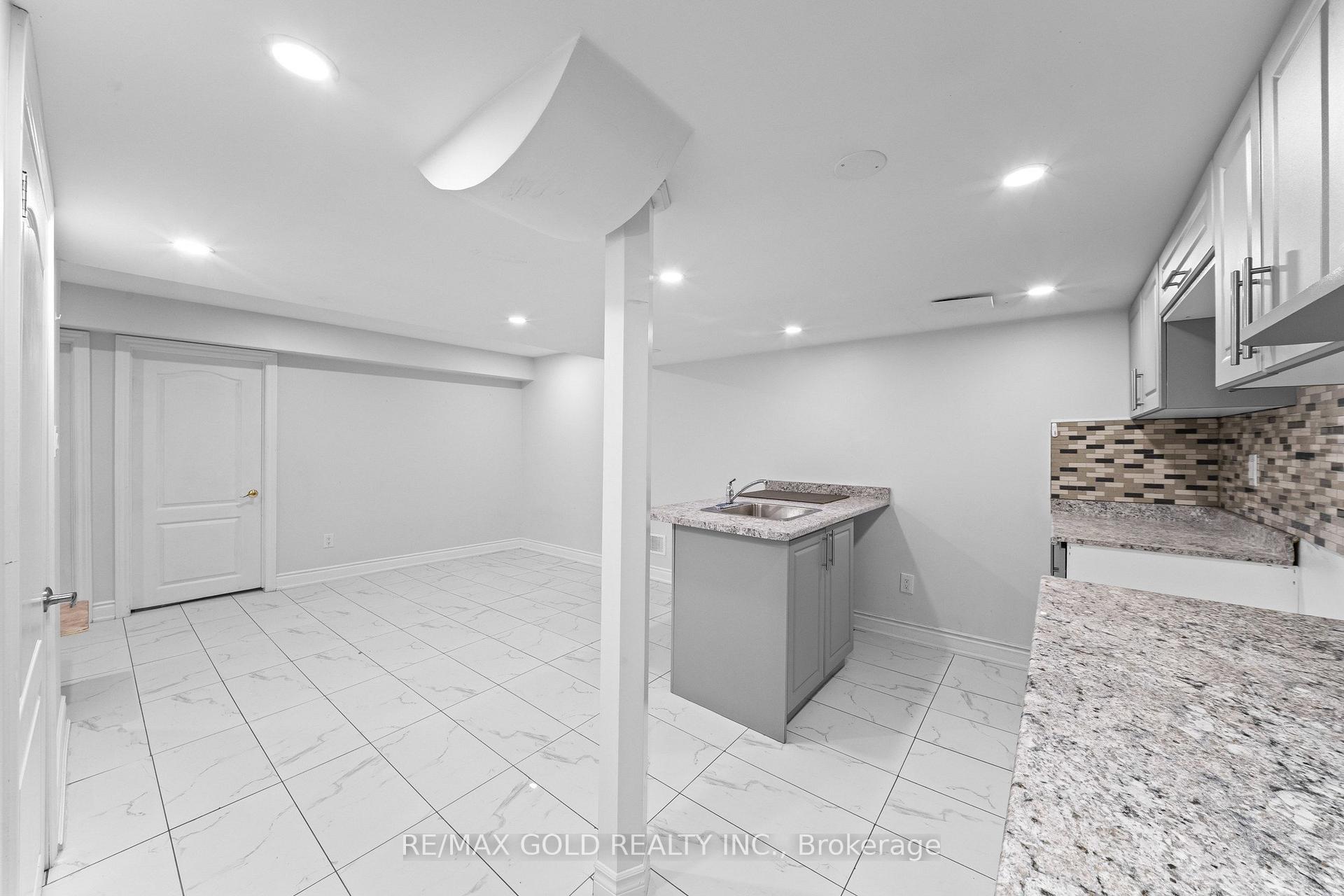 Photo 20 of 70 Crystalview Crescent, Brampton, Bram East — HOMEH