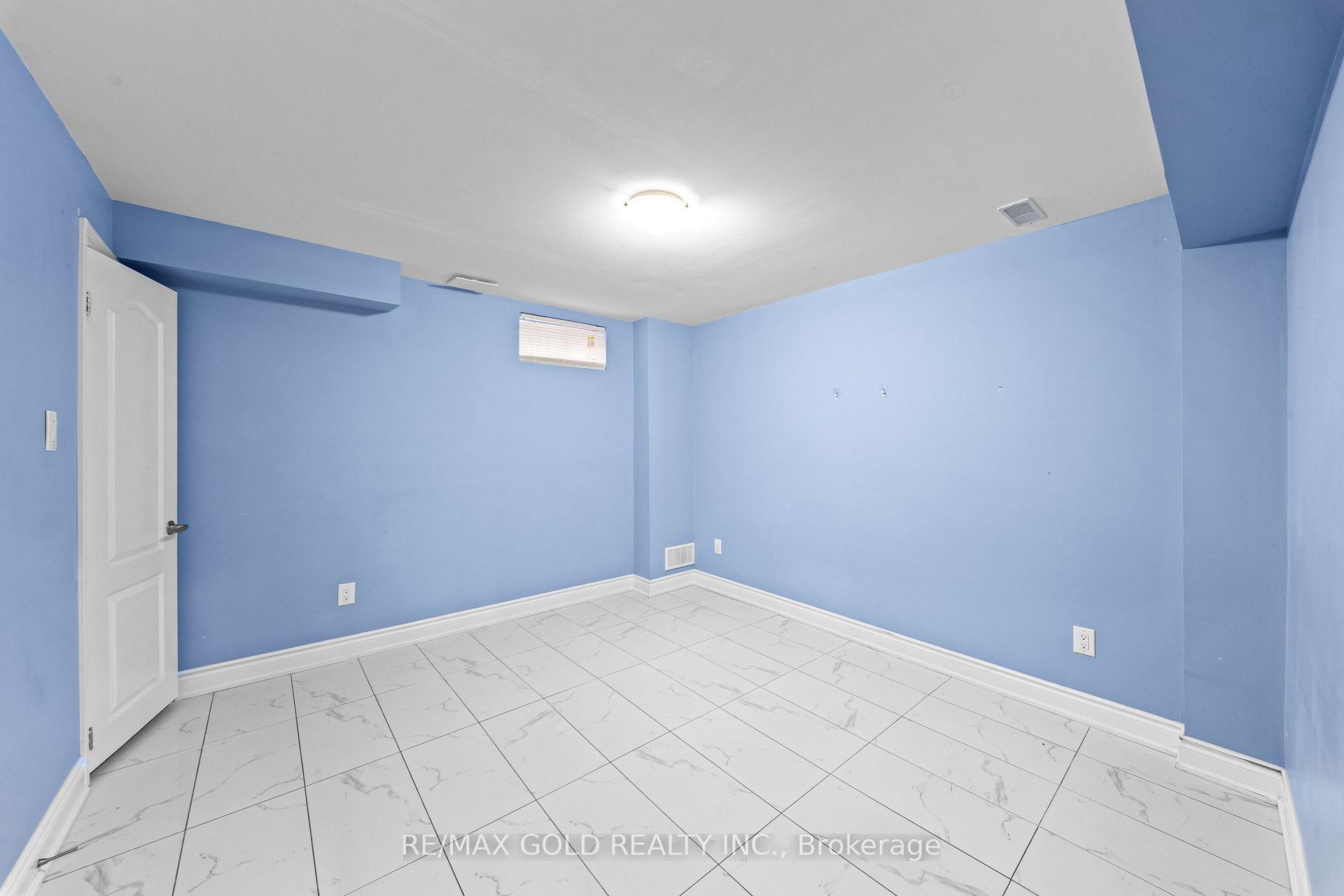 Photo 22 of 70 Crystalview Crescent, Brampton, Bram East — HOMEH