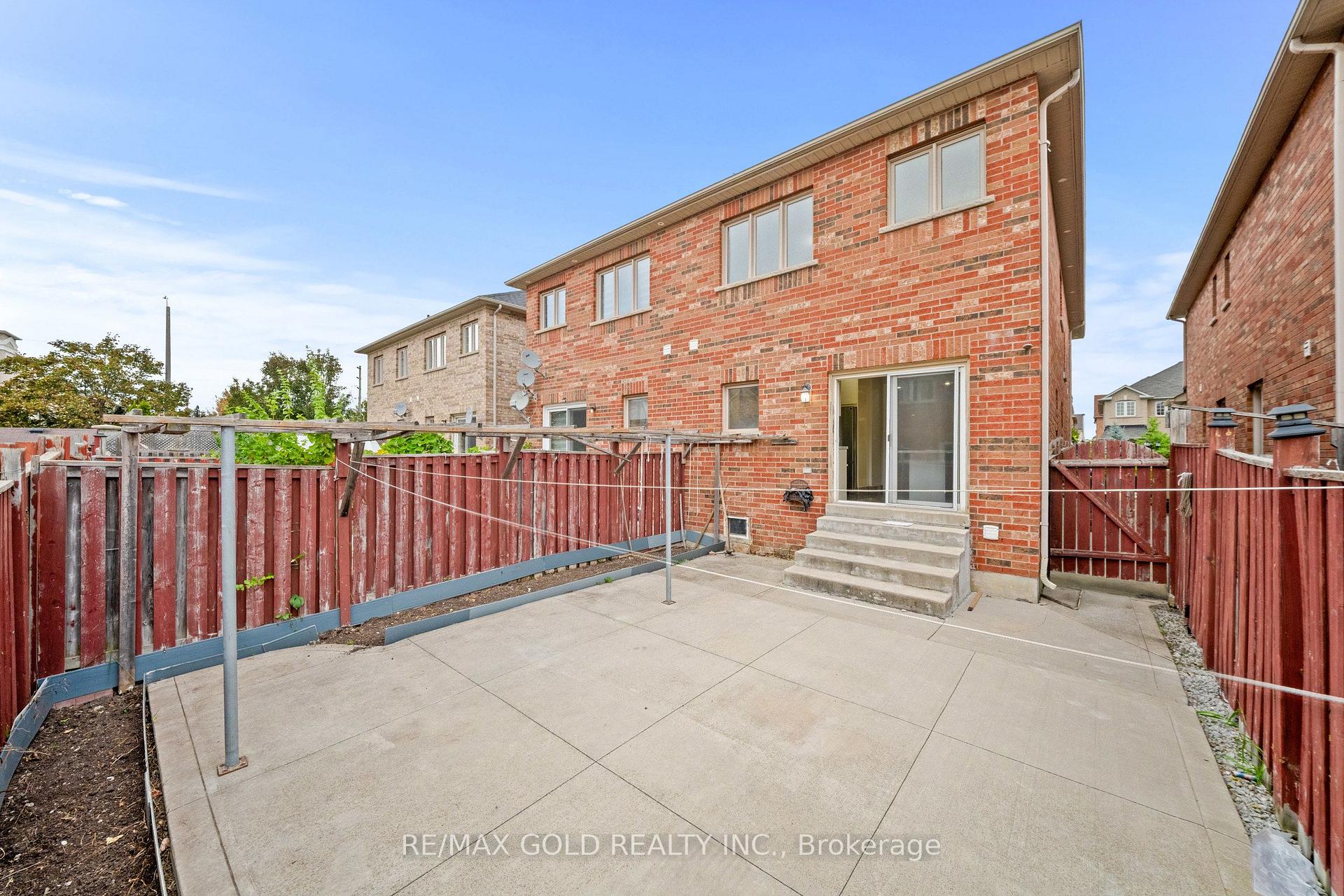Photo 28 of 70 Crystalview Crescent, Brampton, Bram East — HOMEH