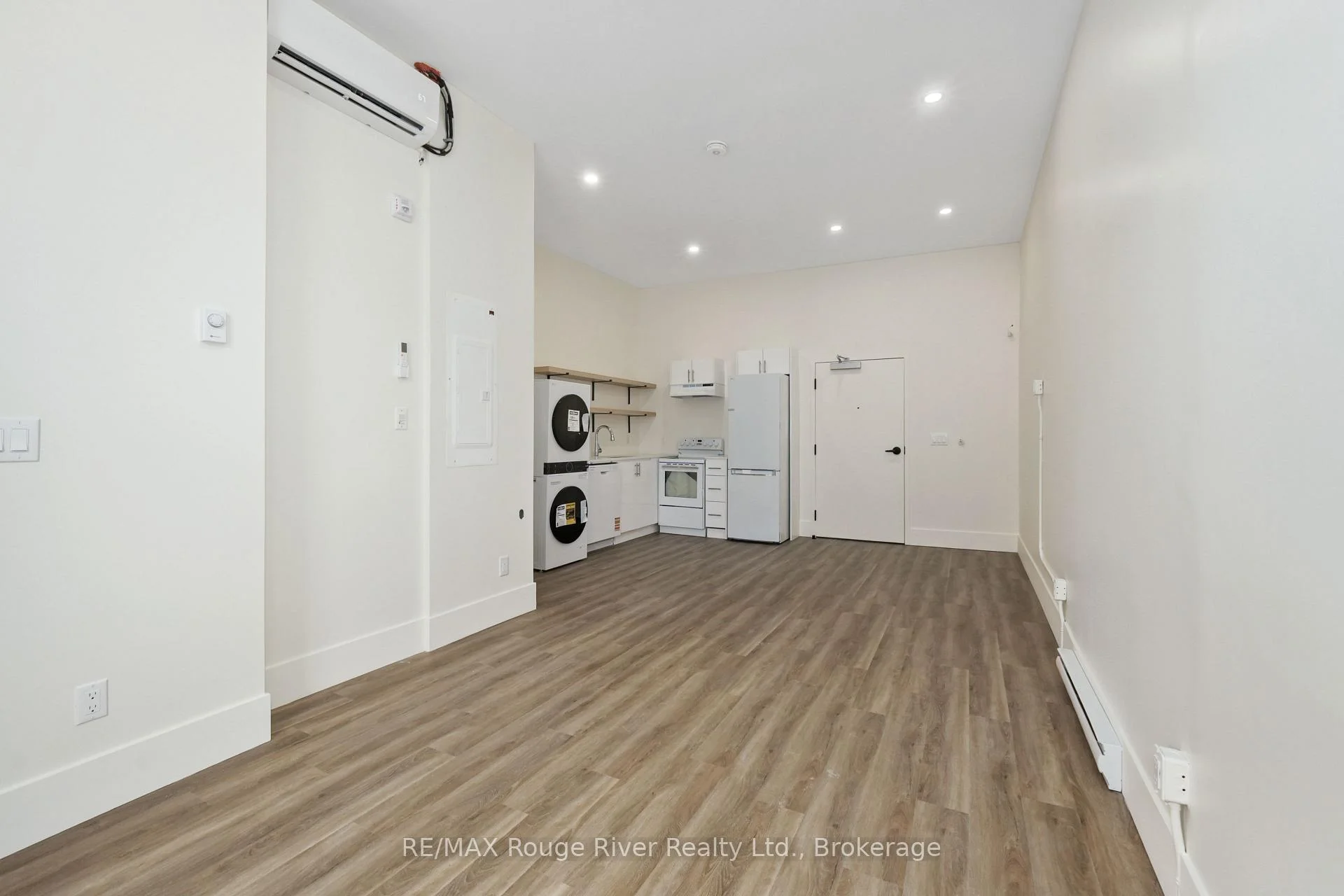Photo 8 of Unit 203, 29a King Street W, Cobourg — HOMEH