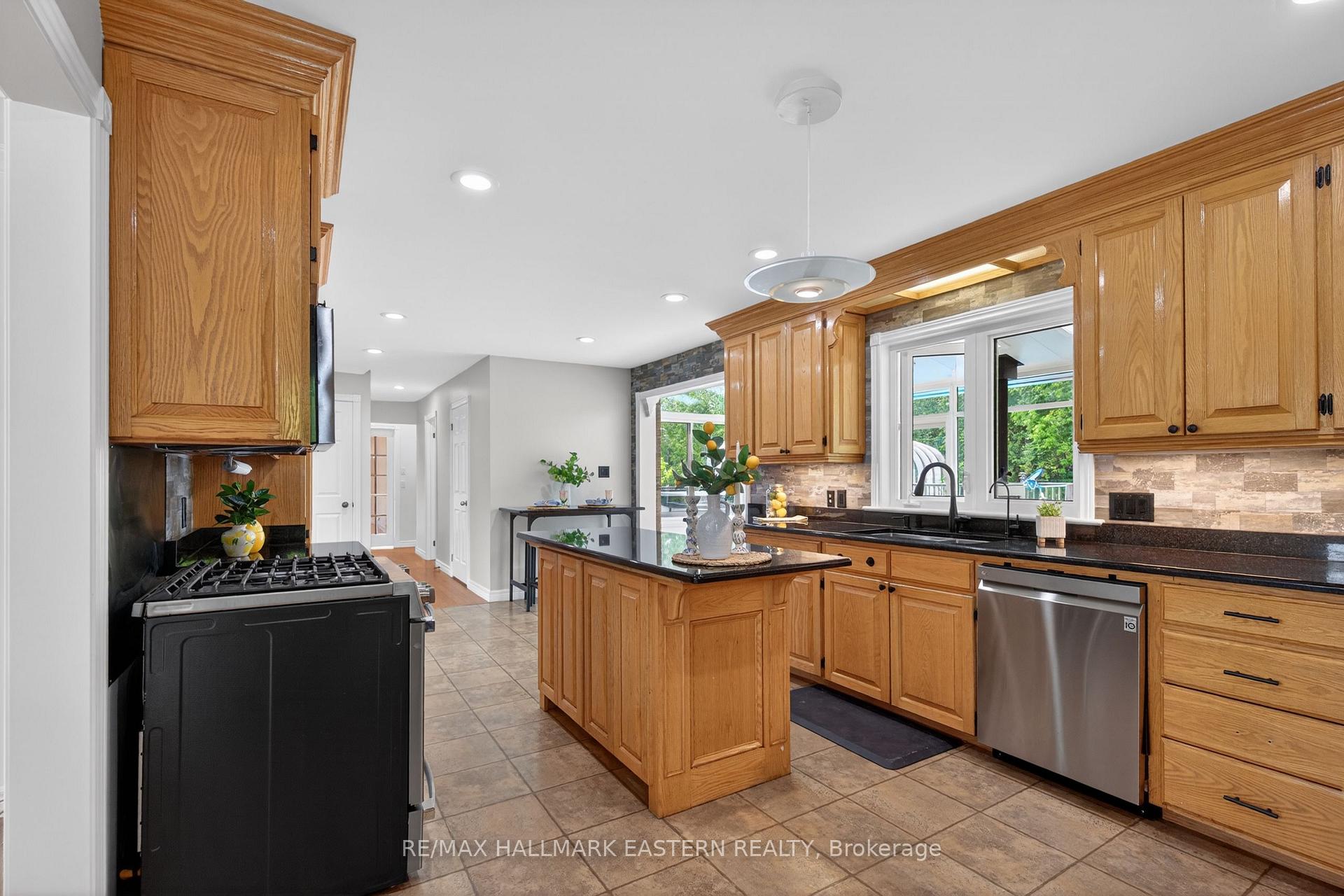 Photo 12 of 4038 Spring Road, Hamilton Township, Rural Hamilton — HOMEH